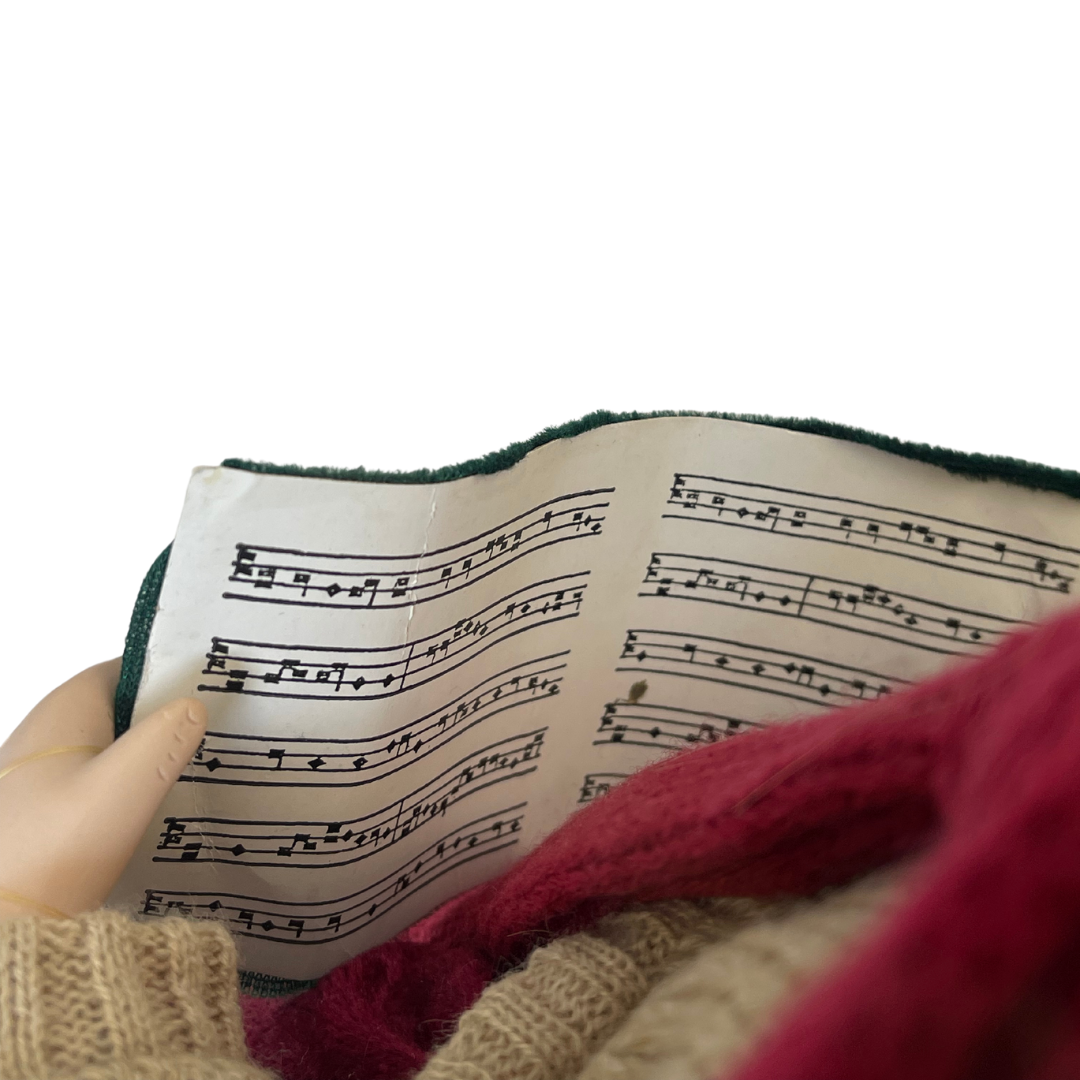 Vtg Porcelain Old World Caroling Doll Nice detail