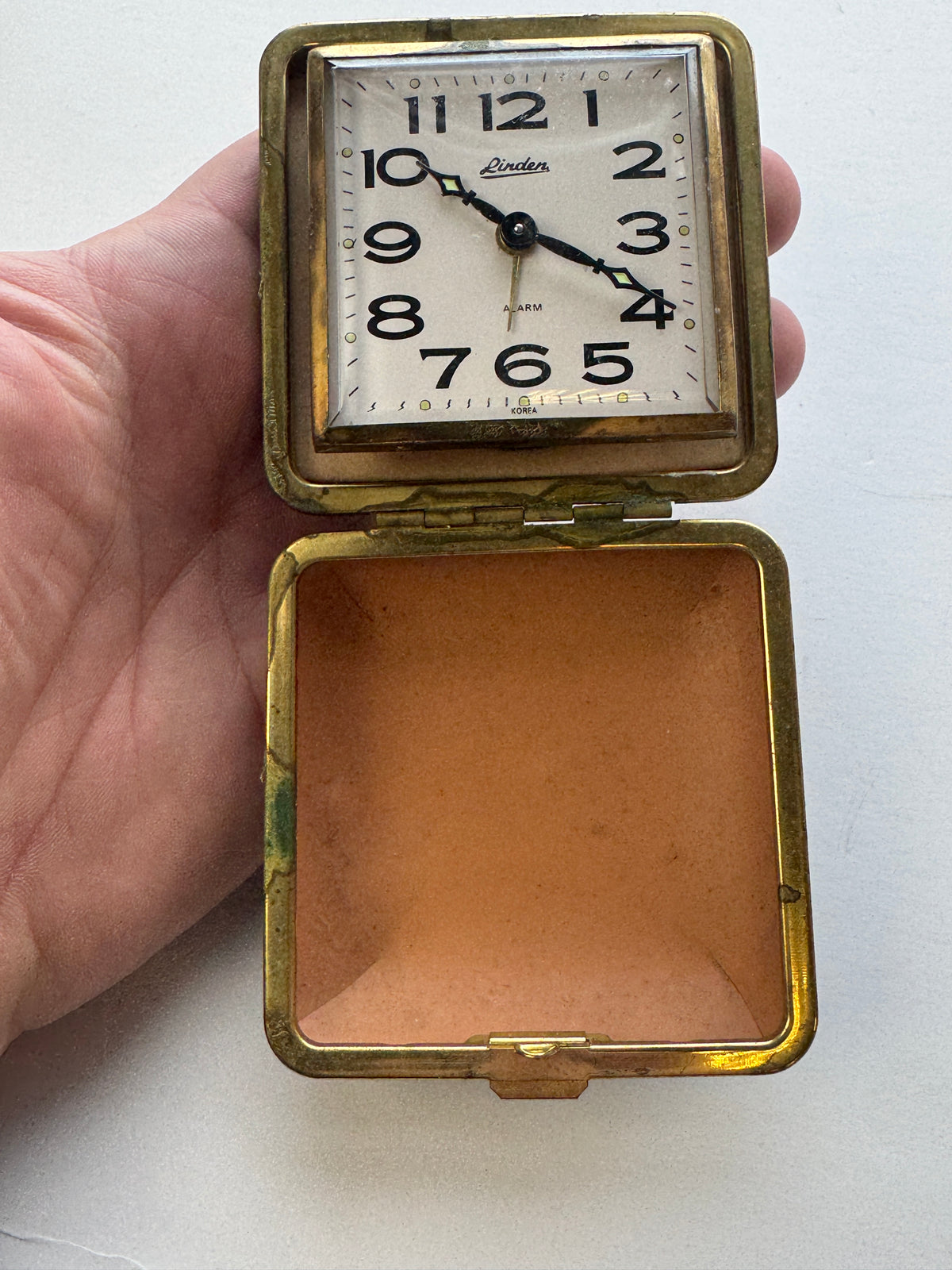 516 - Vintage Linden Travel Alarm Watch