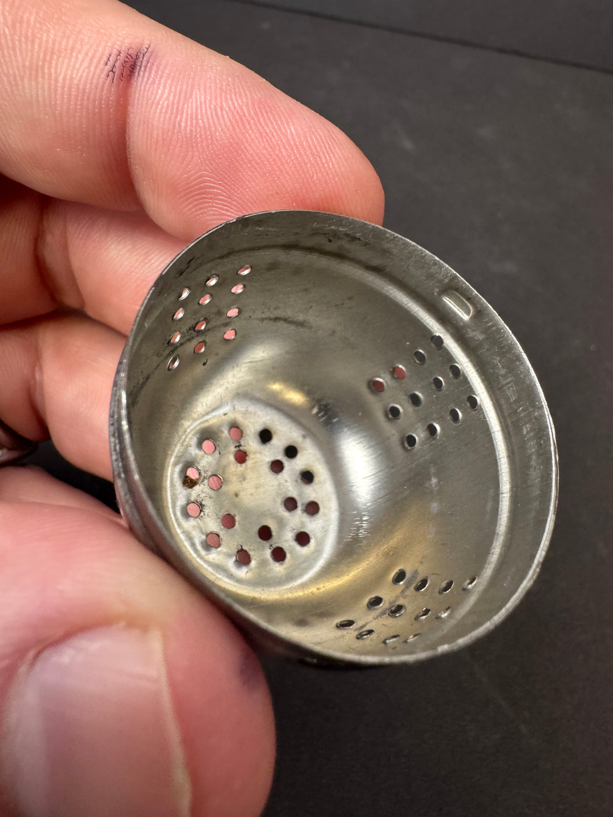 495 - VTG Steel Metal Screw Type Tea Ball Infuser Steeper