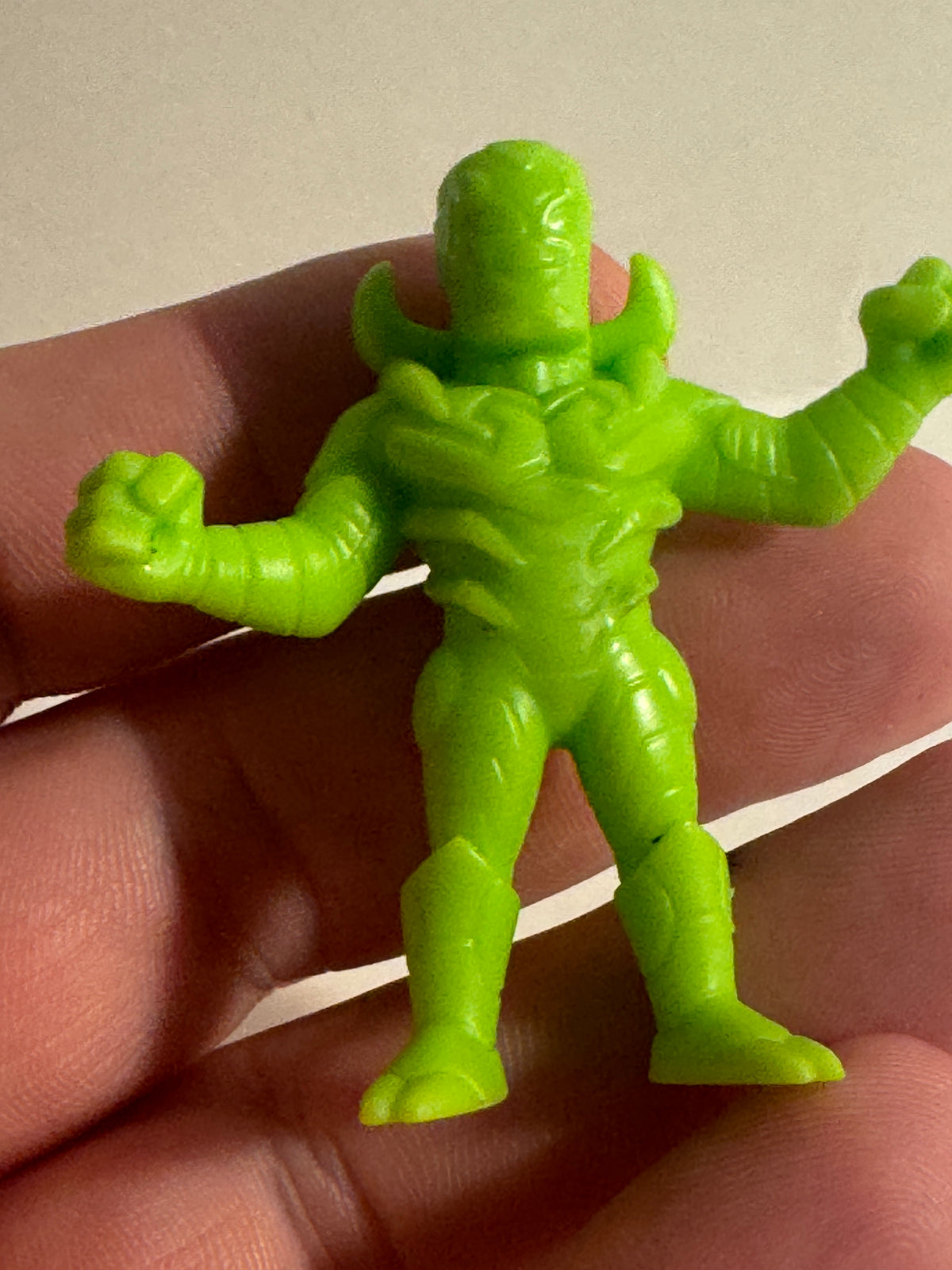 499 - DC Superhero - BLUE BEETLE (Green) - 2” Mini Figure Wendy’s Fast Food Toy?