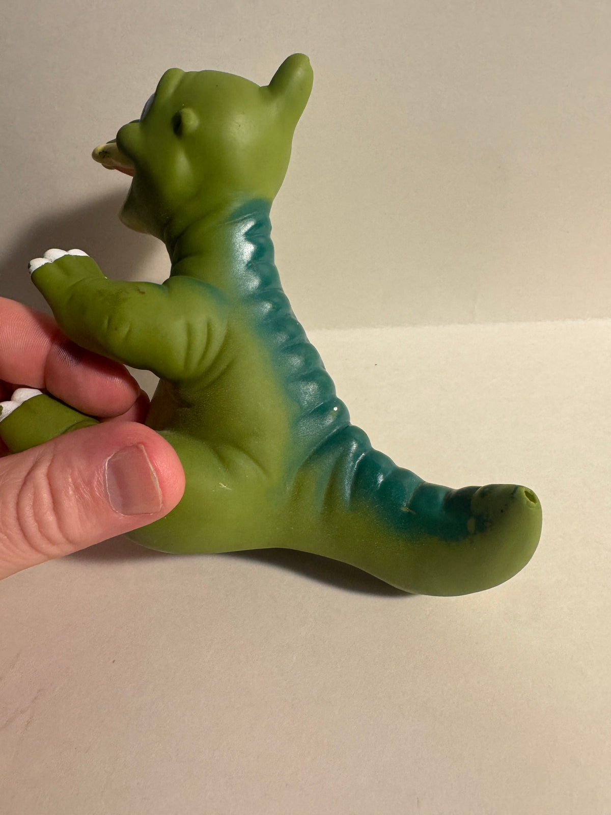 525 - Vintage Land Before Time Ducky Pizza Hut Hand Puppet