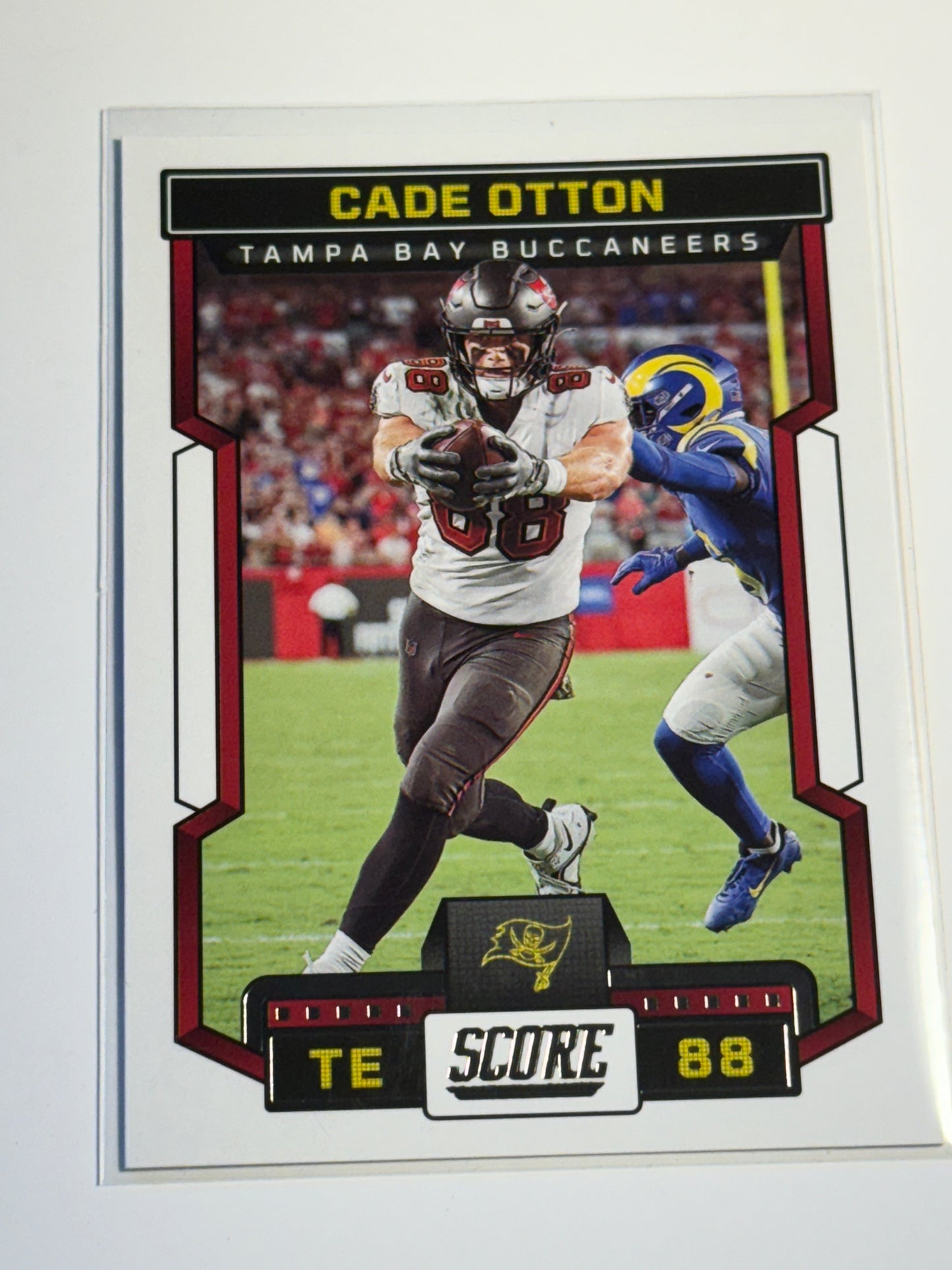 2023 PANINI | SCORE FOOTBALL | Cade Otton No.66 | Buccaneers