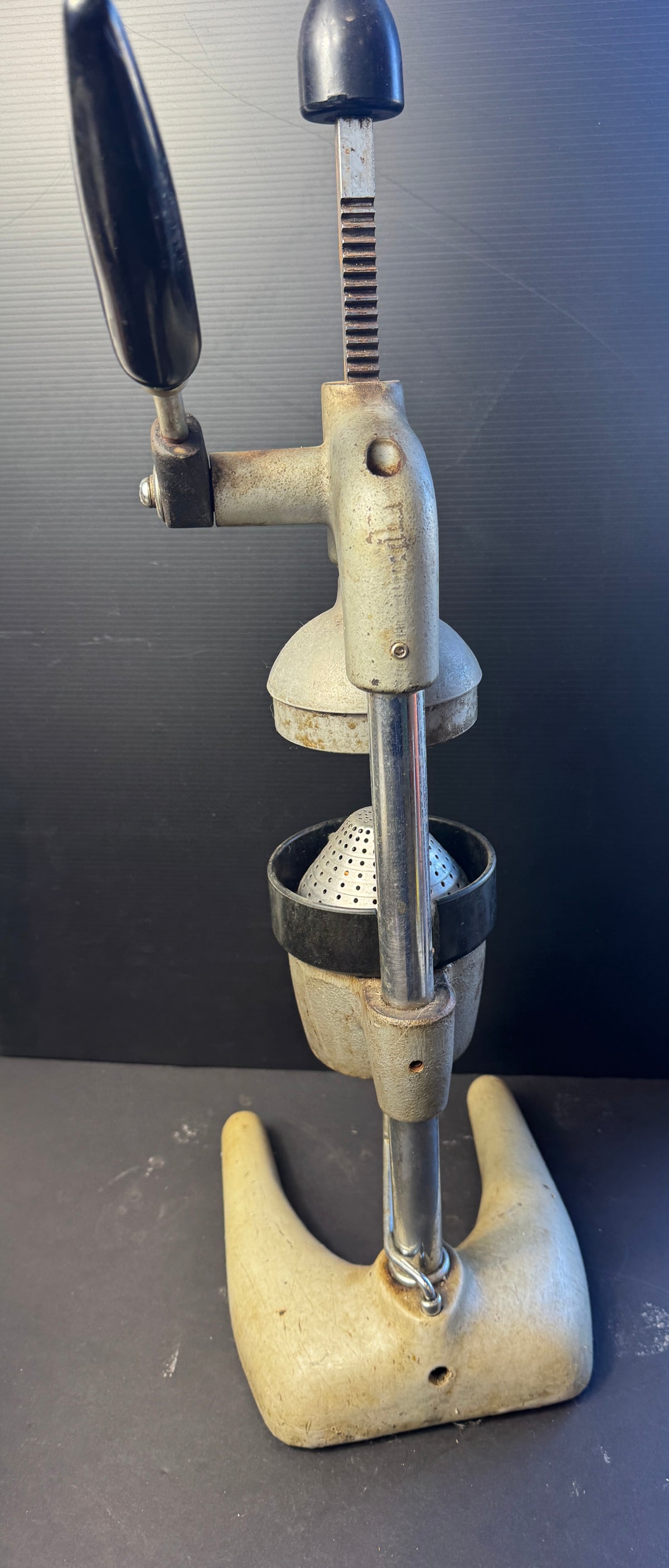 Hamilton Beach 932 Commercial Manual Citrus  Juicer used