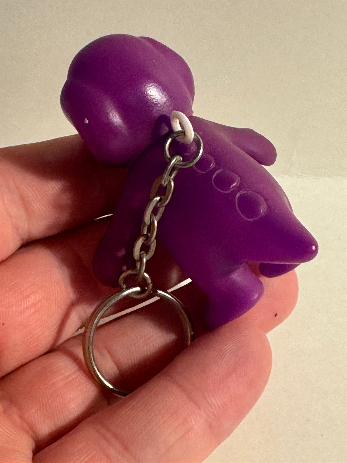 480 - Vintage 90s Barney Purple Dinosaur Keychain Kids TV Character Toy Collectible