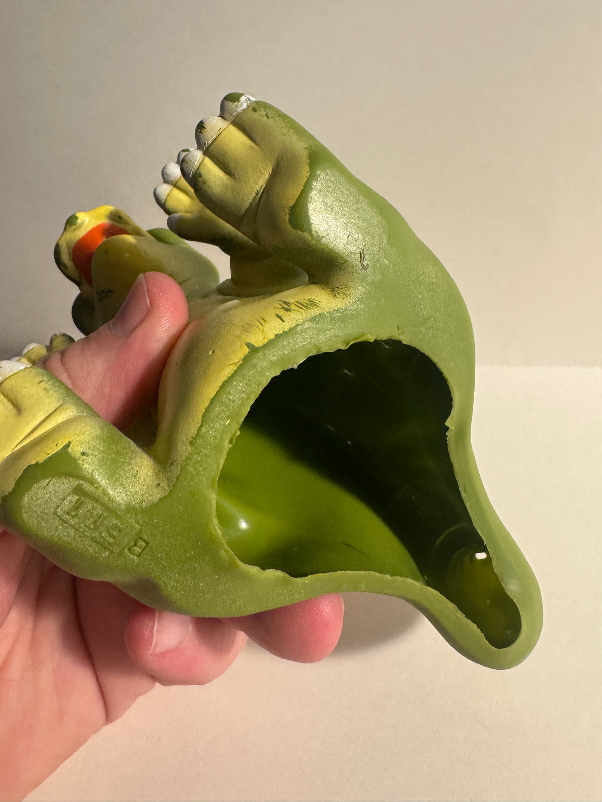 525 - Vintage Land Before Time Ducky Pizza Hut Hand Puppet