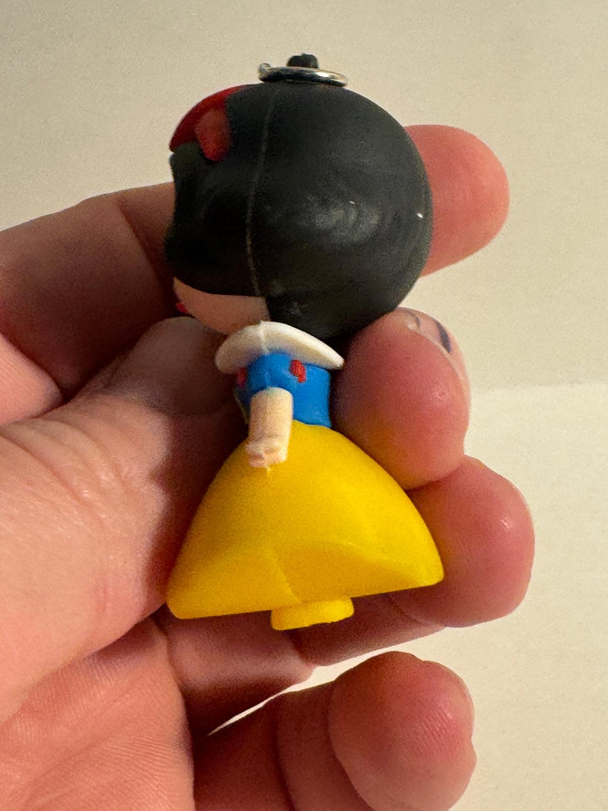 498 - Disney Snow White Cute 4.5” Vinyl - Full Figure - Keychain Charm