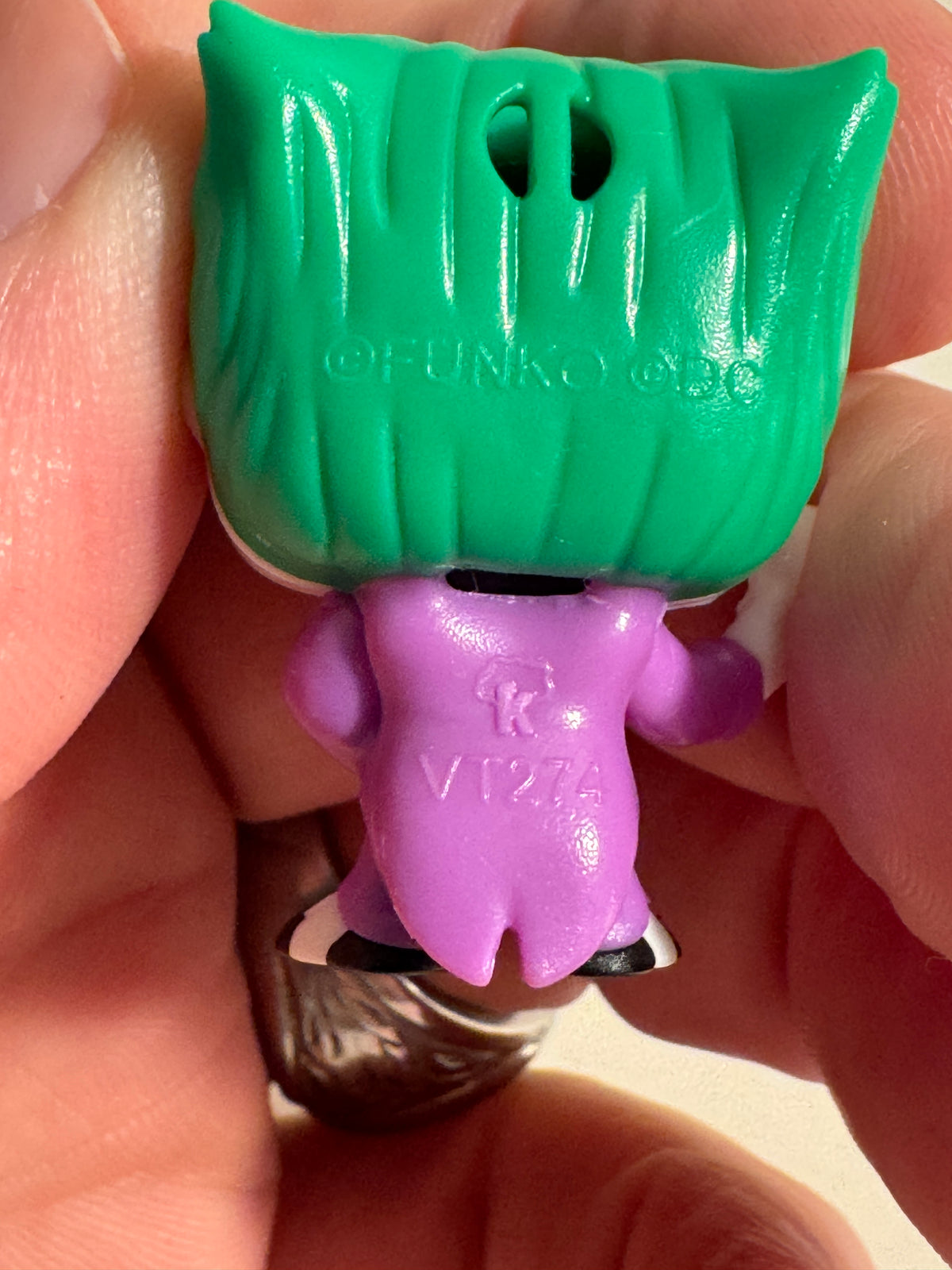 549 - Kinder Joy DC Funko Pop THE JOKER Collectible Mini Figure Joker Card In Hand