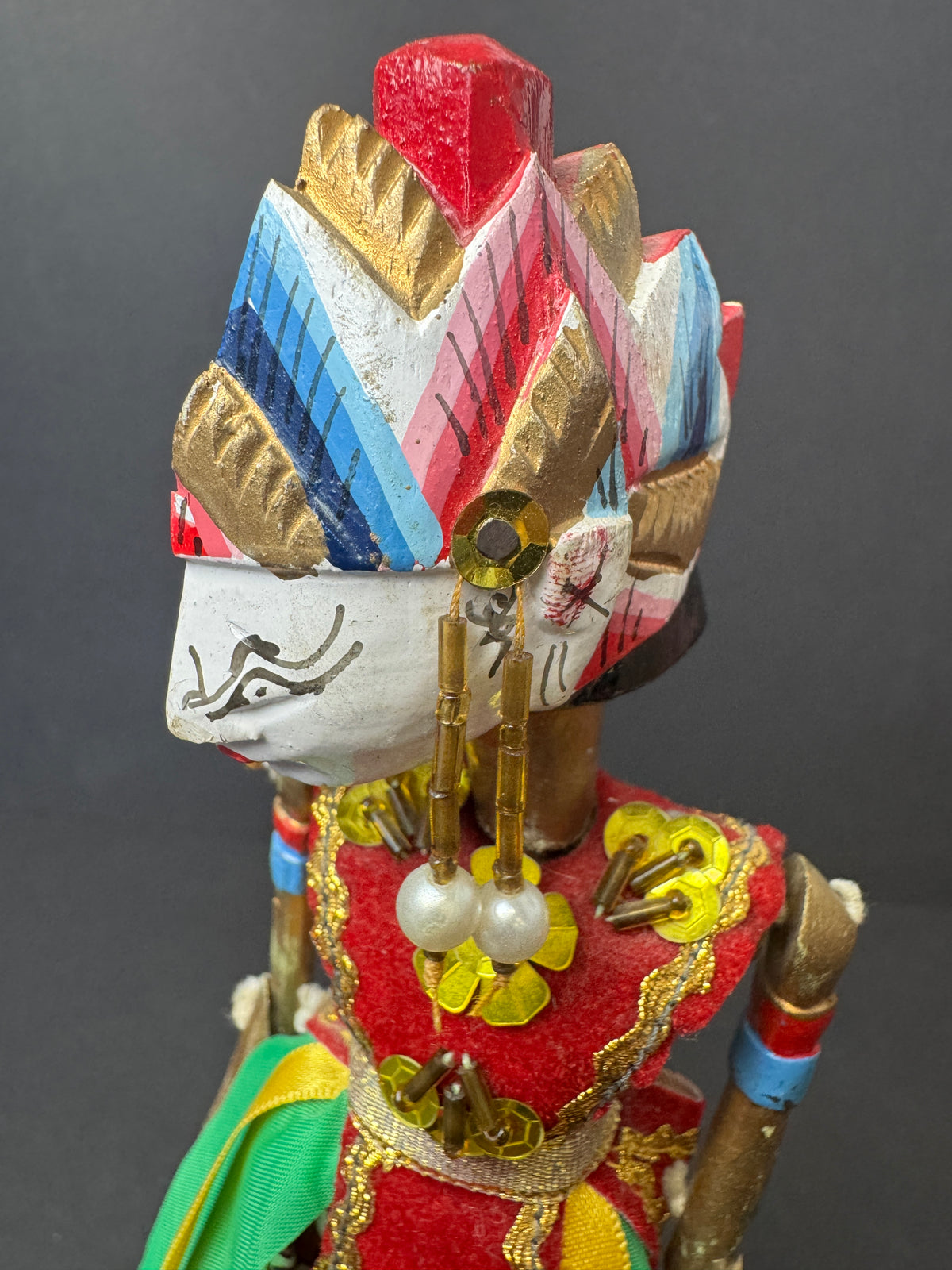 506 - Vintage Ukuran Shadow Puppet Hand painted, ground to head 10”