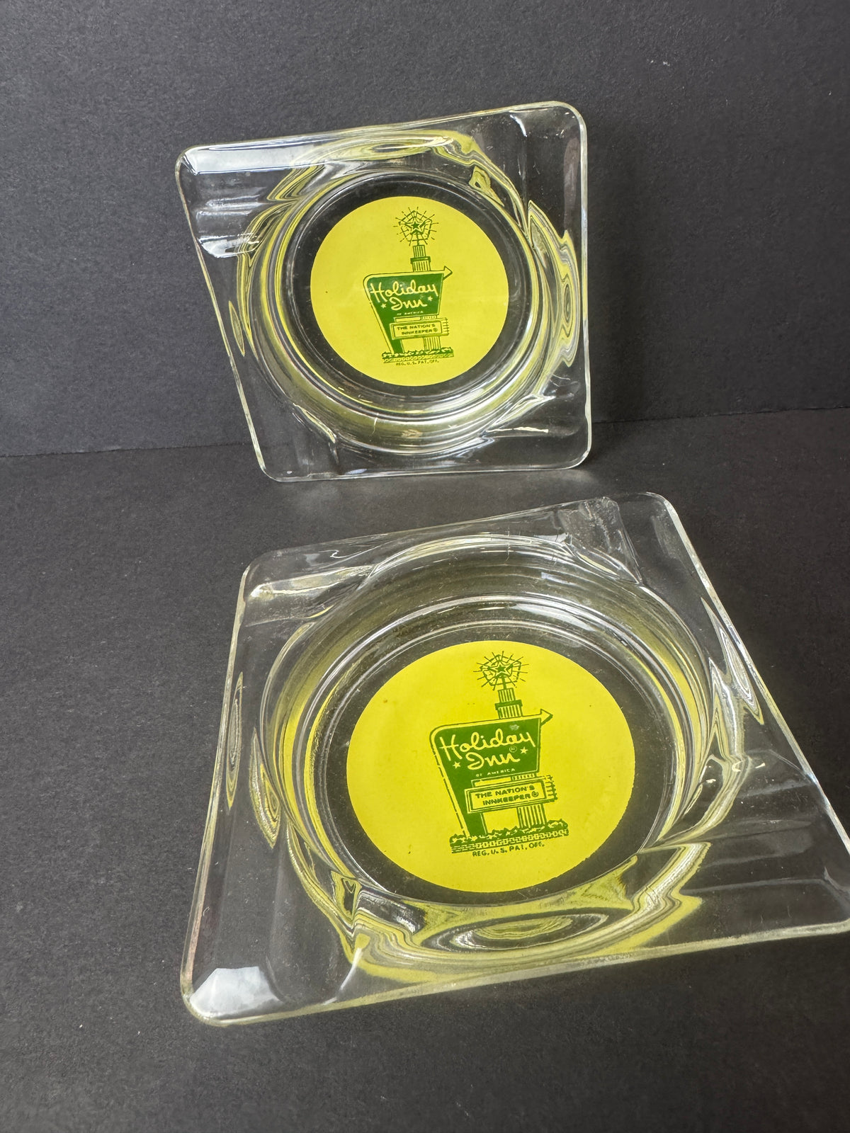 498 - Vintage Holiday Inn Ashtray