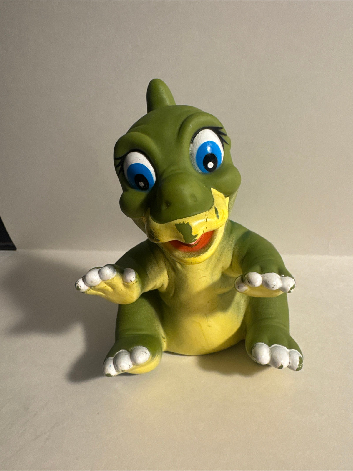 525 - Vintage Land Before Time Ducky Pizza Hut Hand Puppet