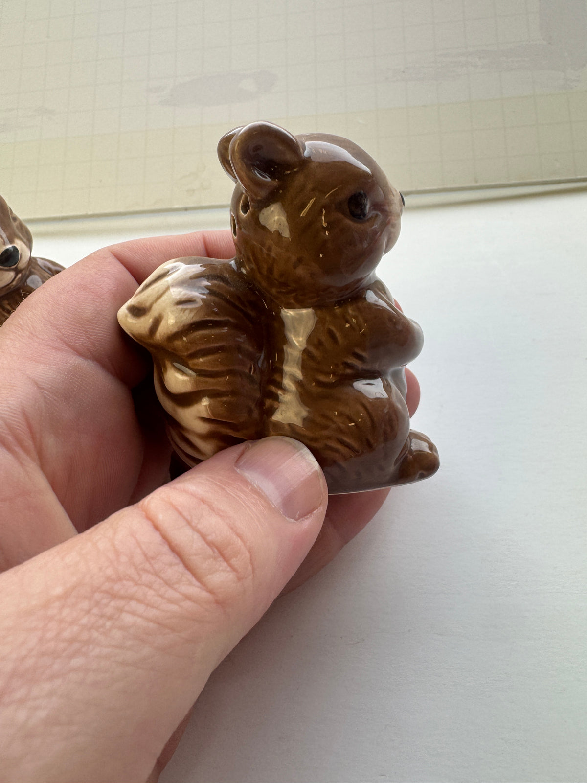 511 - Ceramic Squirrel Salt & Pepper Shaker Set, Brown/White, 2-Piece