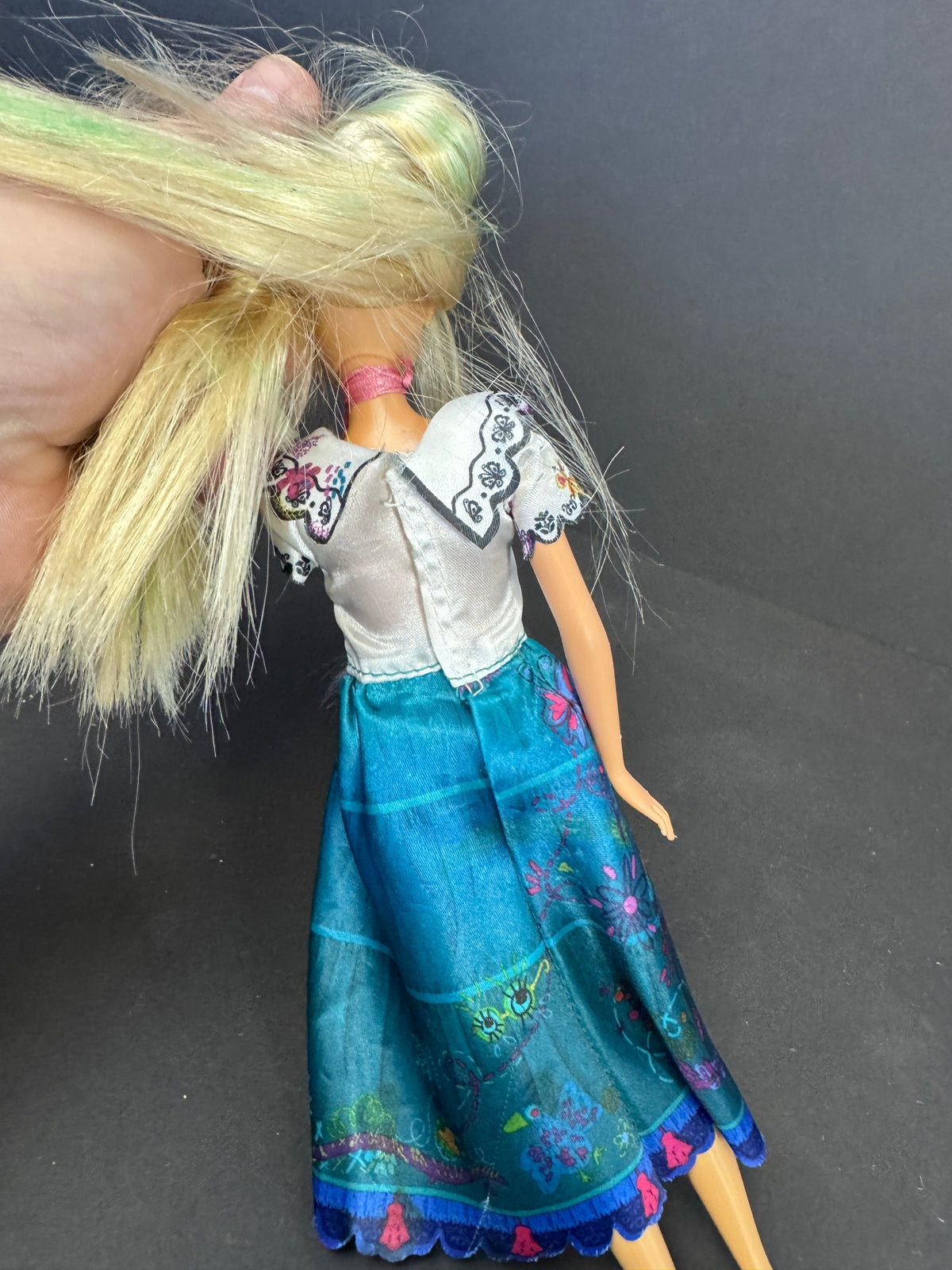 605 - Barbie with a dress, looks like Disney dress