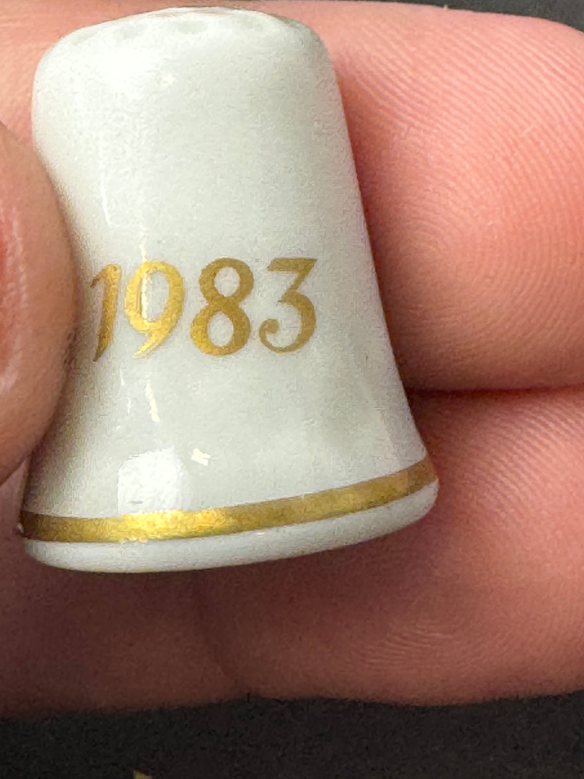 492 - Thimble Vintage "Angelic Messenger" Berta Hummel Schmid 1983 Christmas 1st edition