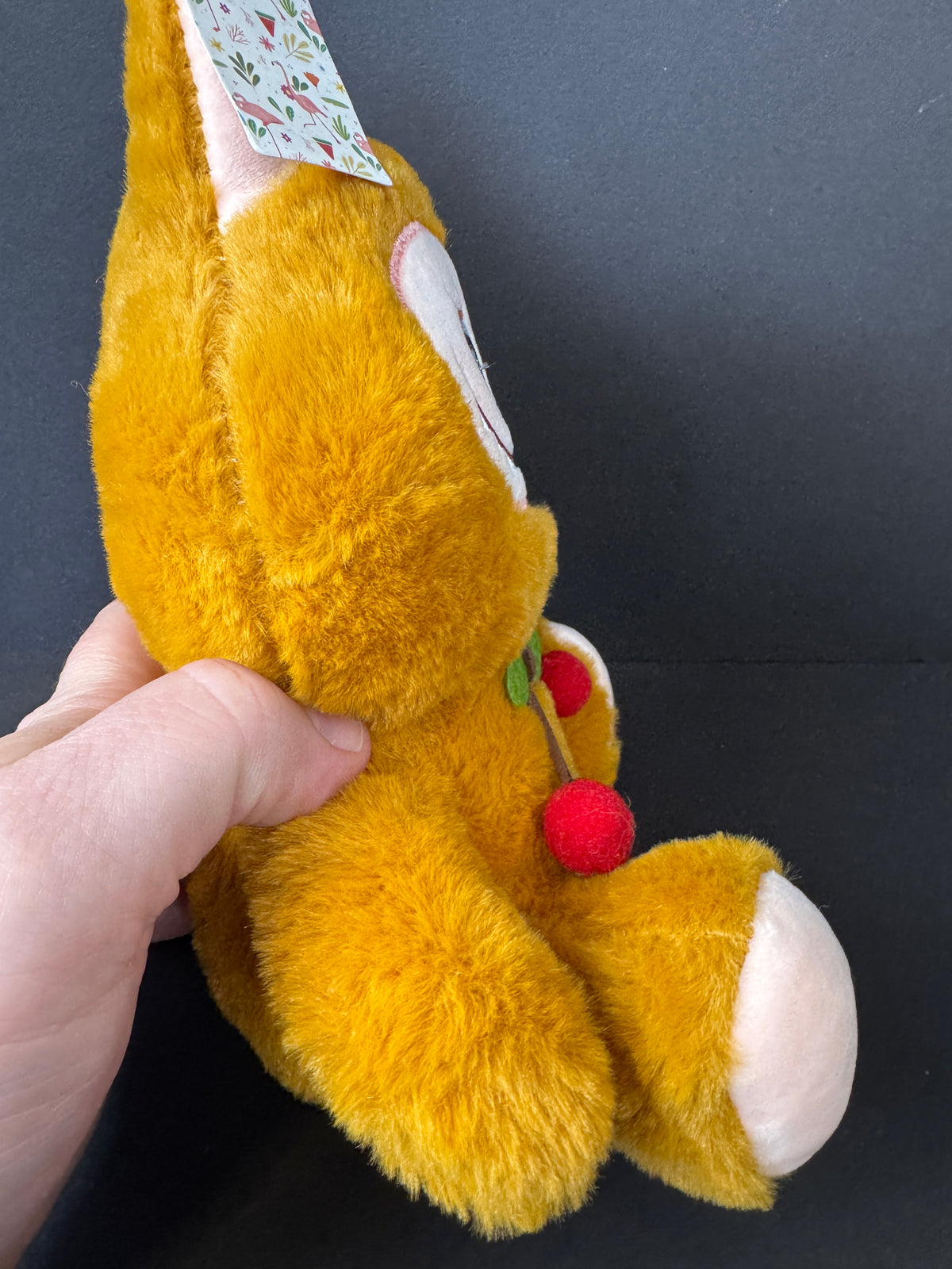 566 - generic labubu looking plush, tag is in Chinese