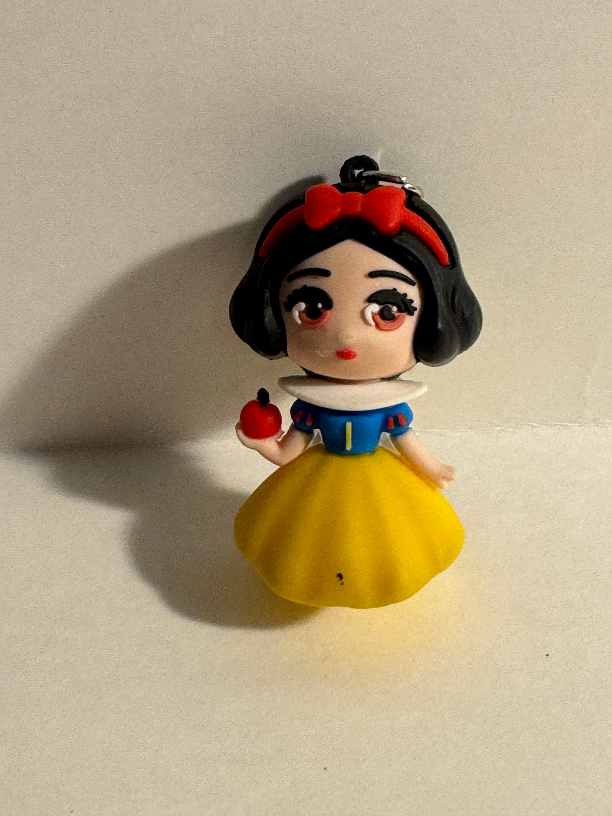498 - Disney Snow White Cute 4.5” Vinyl - Full Figure - Keychain Charm