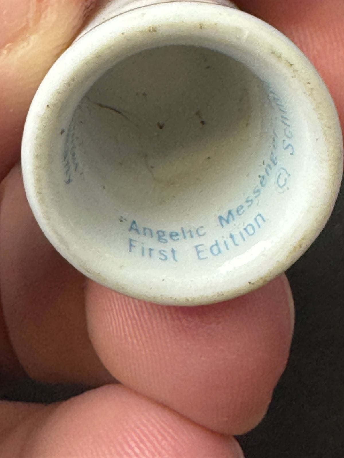 492 - Thimble Vintage "Angelic Messenger" Berta Hummel Schmid 1983 Christmas 1st edition