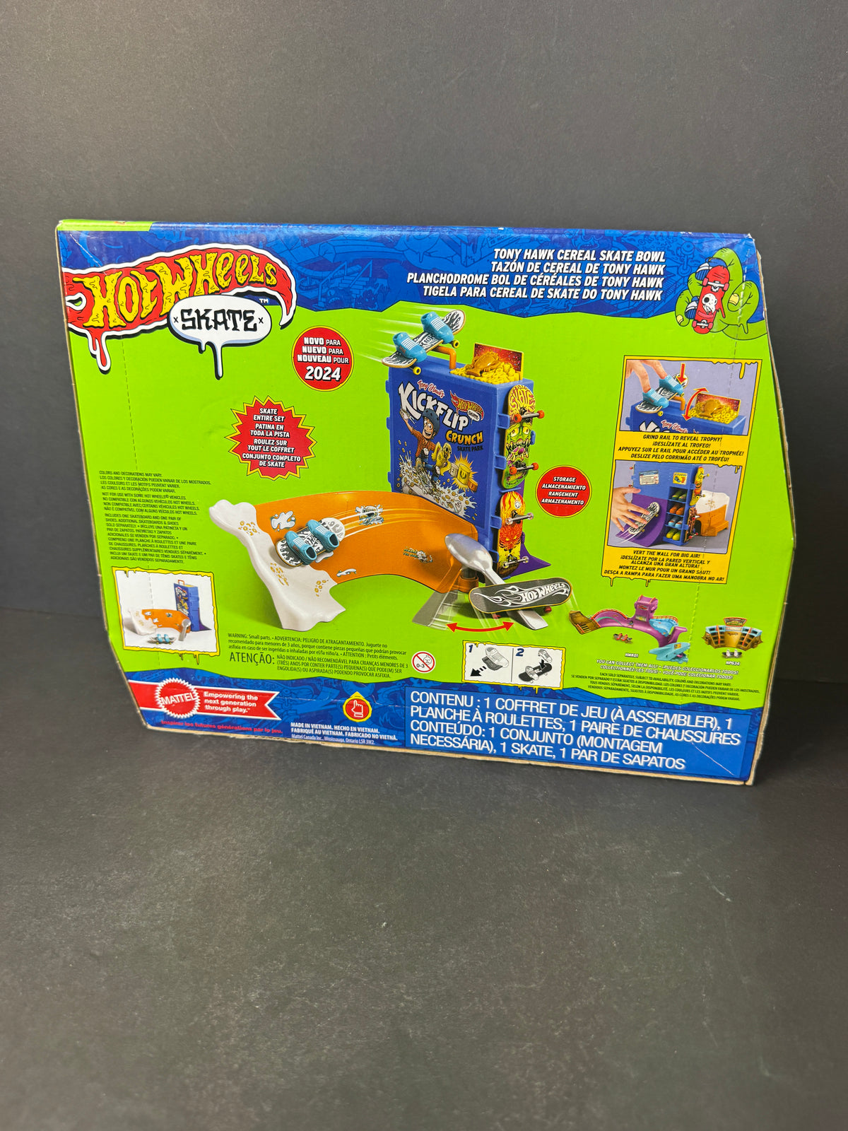 Hot Wheels Skate Tony Hawk Cereal Skate Bowl Finger Skateboard Play Set