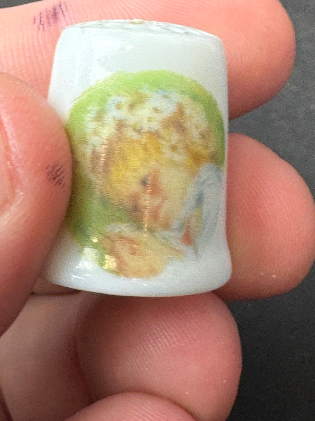491 - Frances Hook Daisy Dreamer Porcelain Thimble 1982 Roman Inc Child Collectible