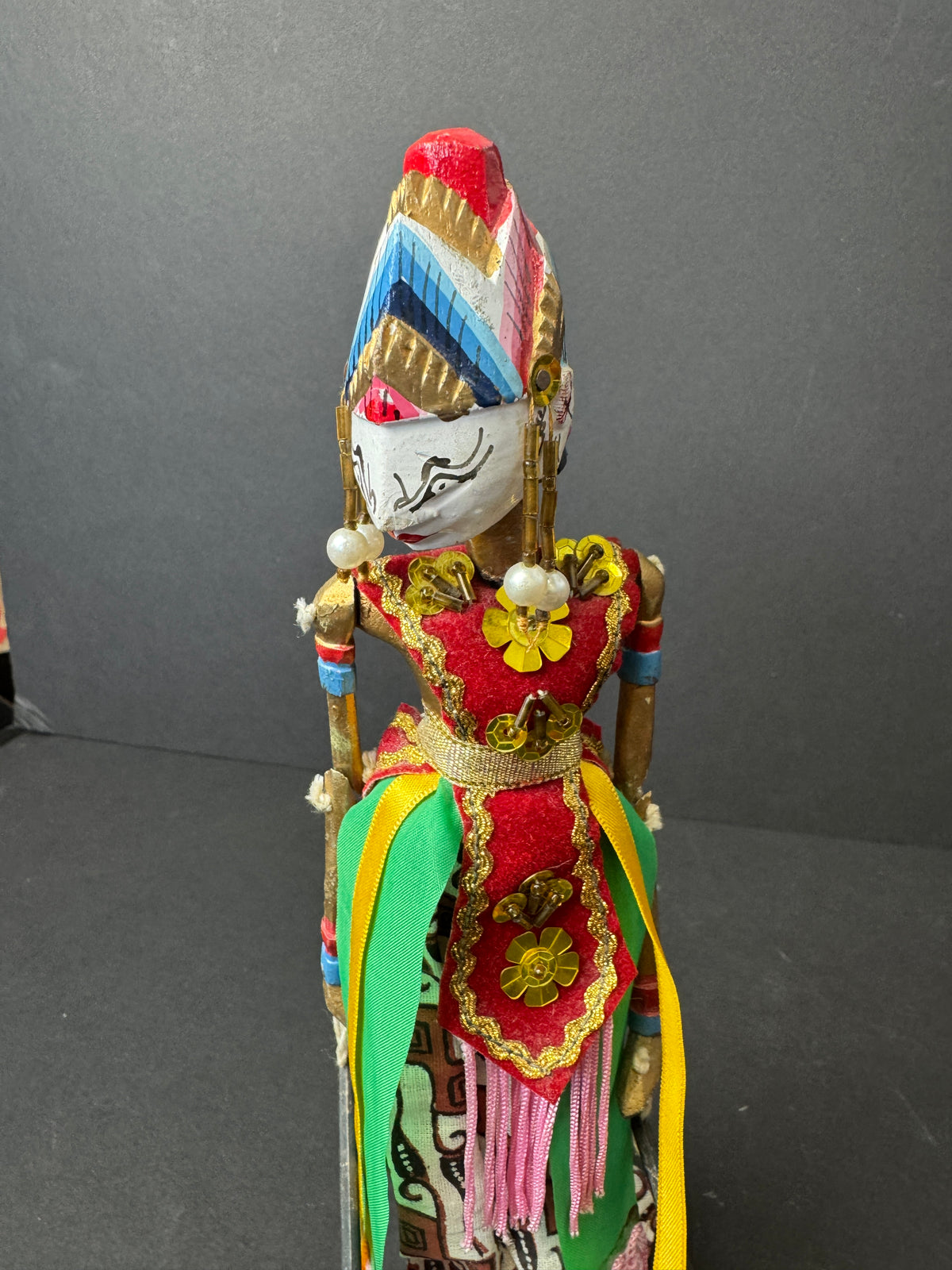 506 - Vintage Ukuran Shadow Puppet Hand painted, ground to head 10”