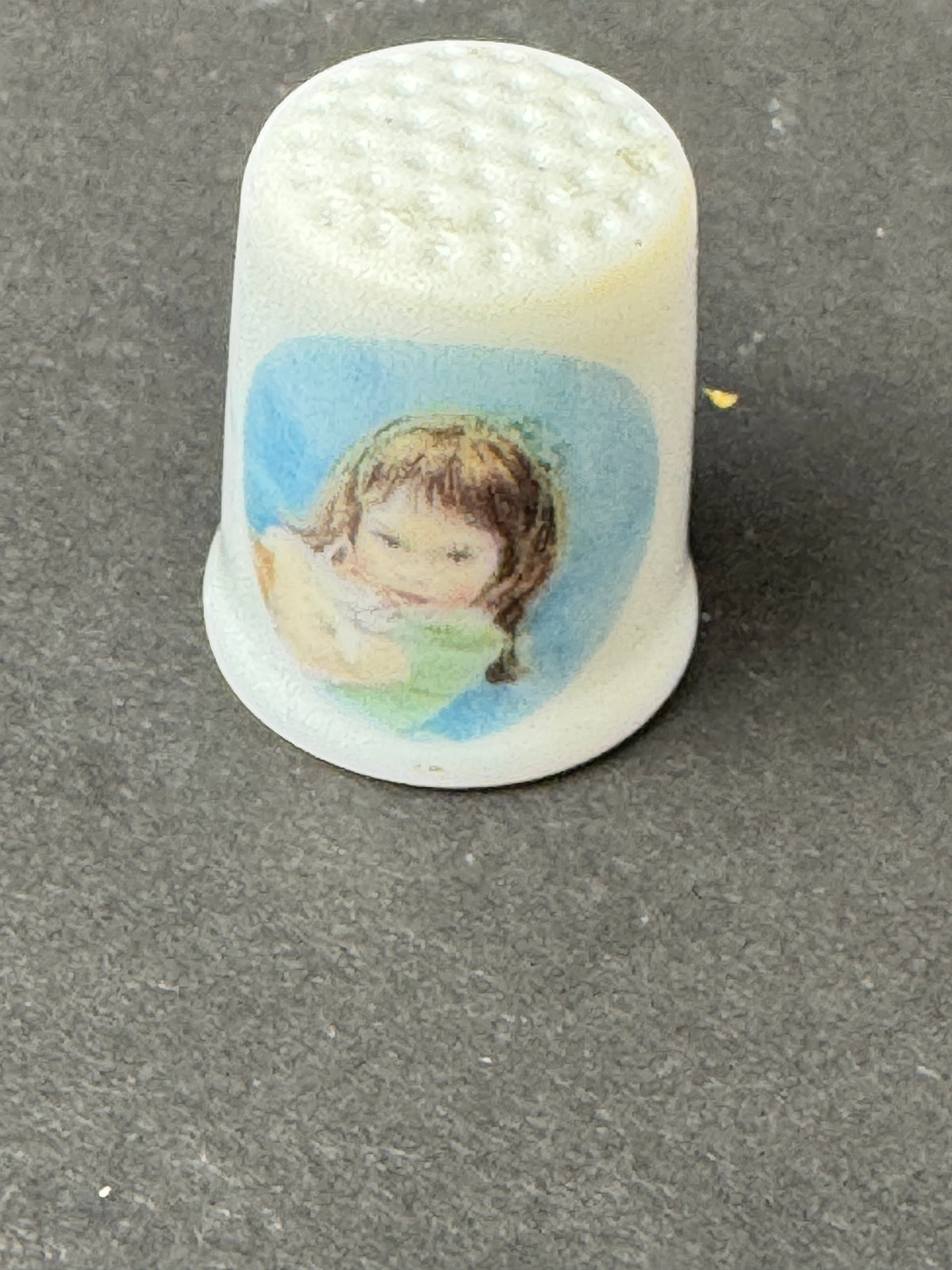 490 - So Cuddly Thimble Vintage Souvenir Collectible 1983