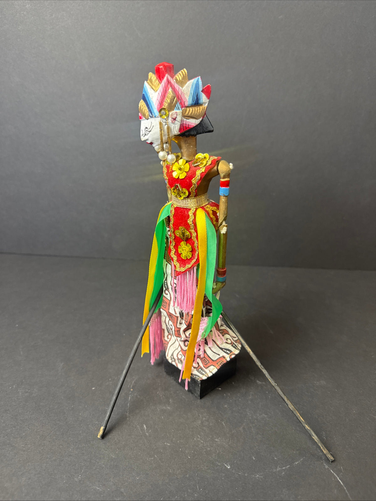 506 - Vintage Ukuran Shadow Puppet Hand painted, ground to head 10”