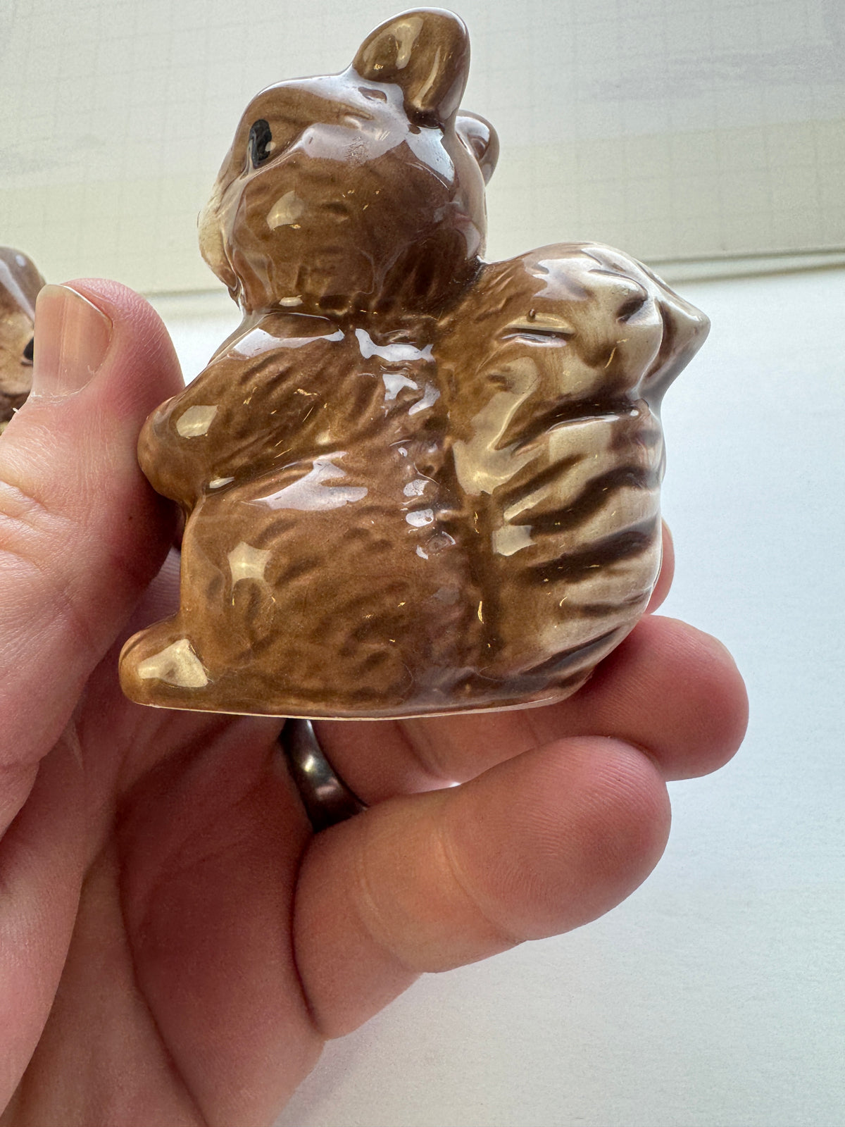 511 - Ceramic Squirrel Salt & Pepper Shaker Set, Brown/White, 2-Piece