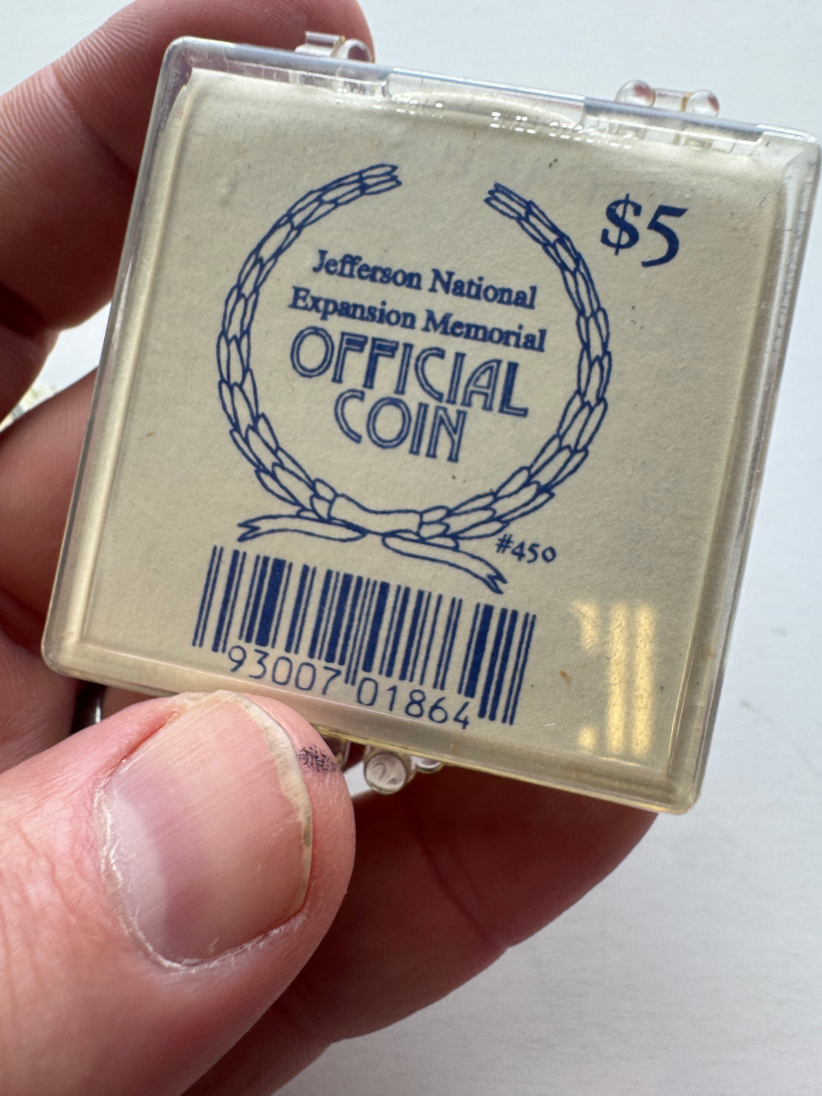 522 - 2 - vintage Jefferson national expansion Memorial official coin #450