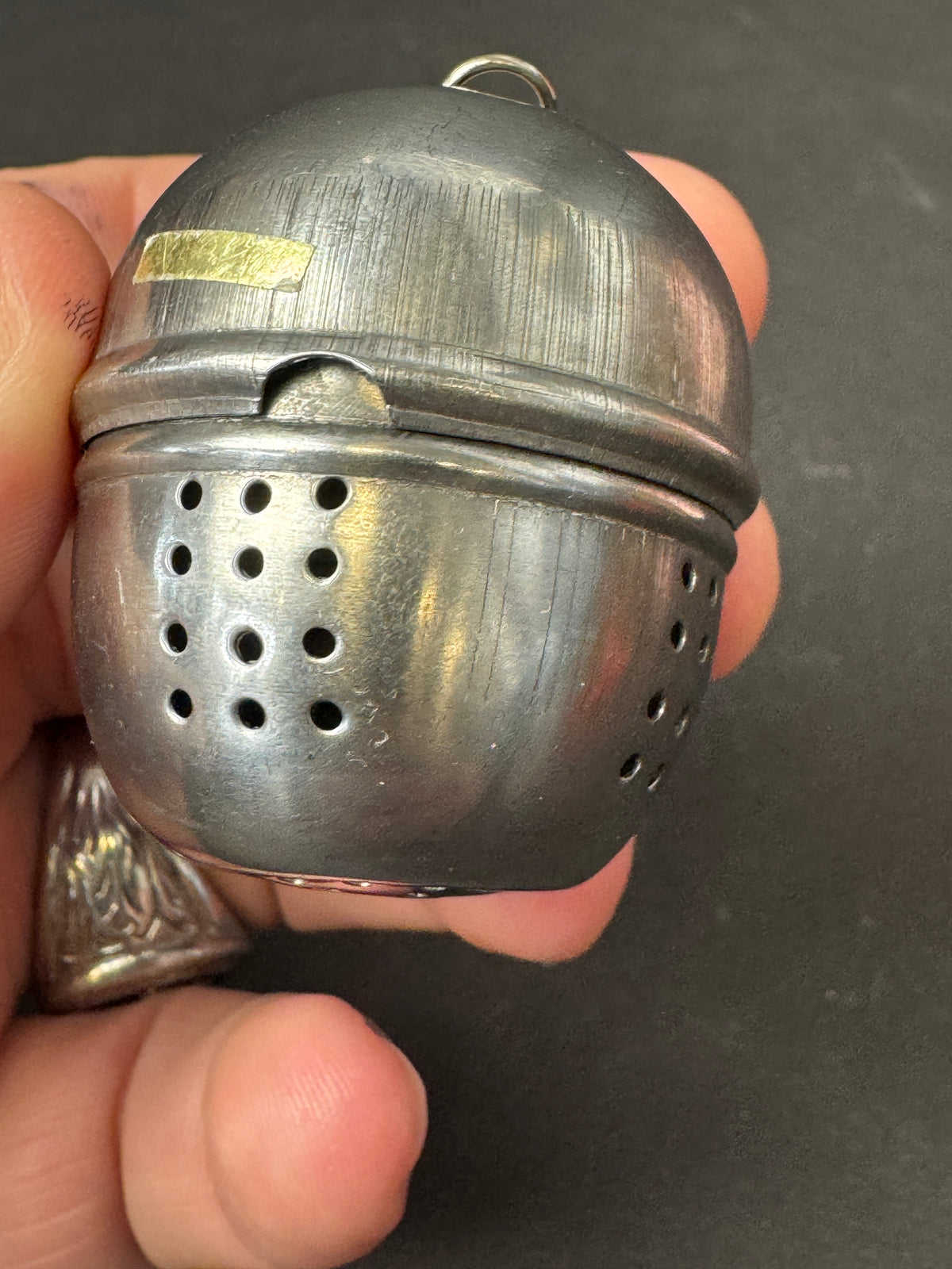 495 - VTG Steel Metal Screw Type Tea Ball Infuser Steeper