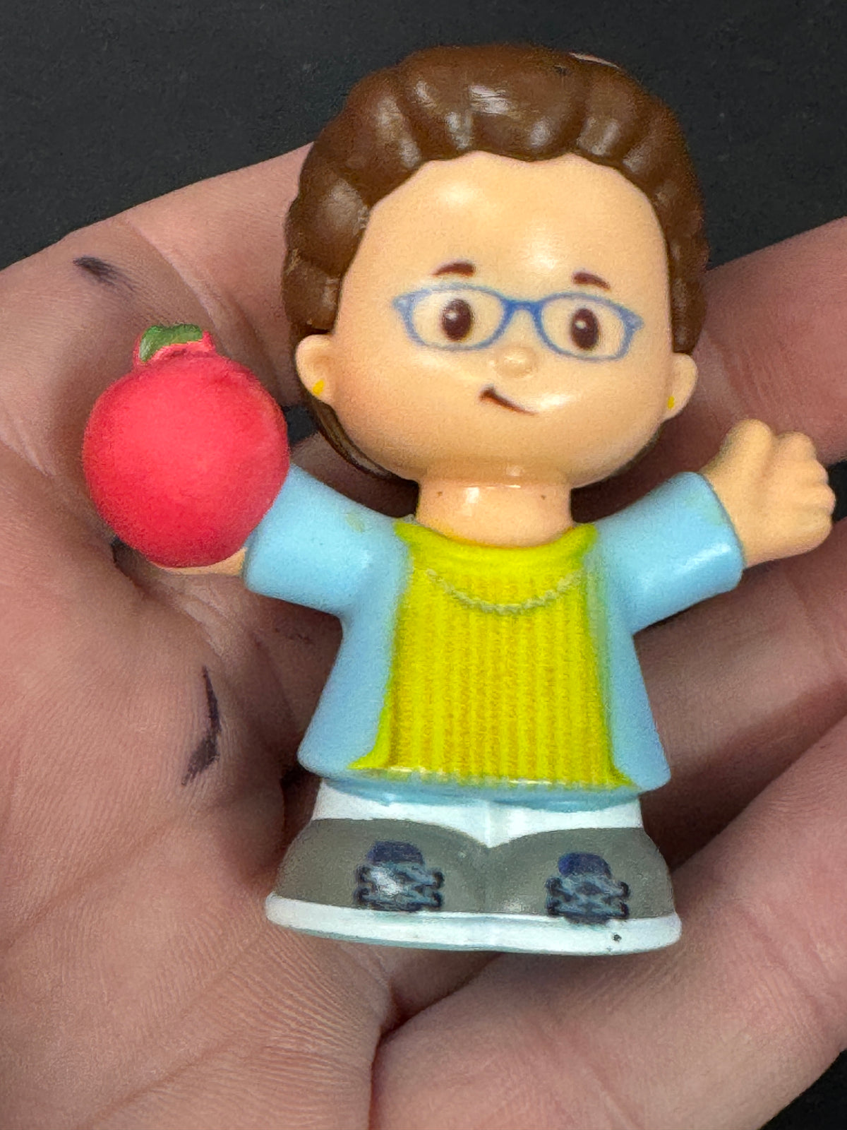 611 - Fisher Price Little People Figure School Teacher Mom Apple Glasses Brown