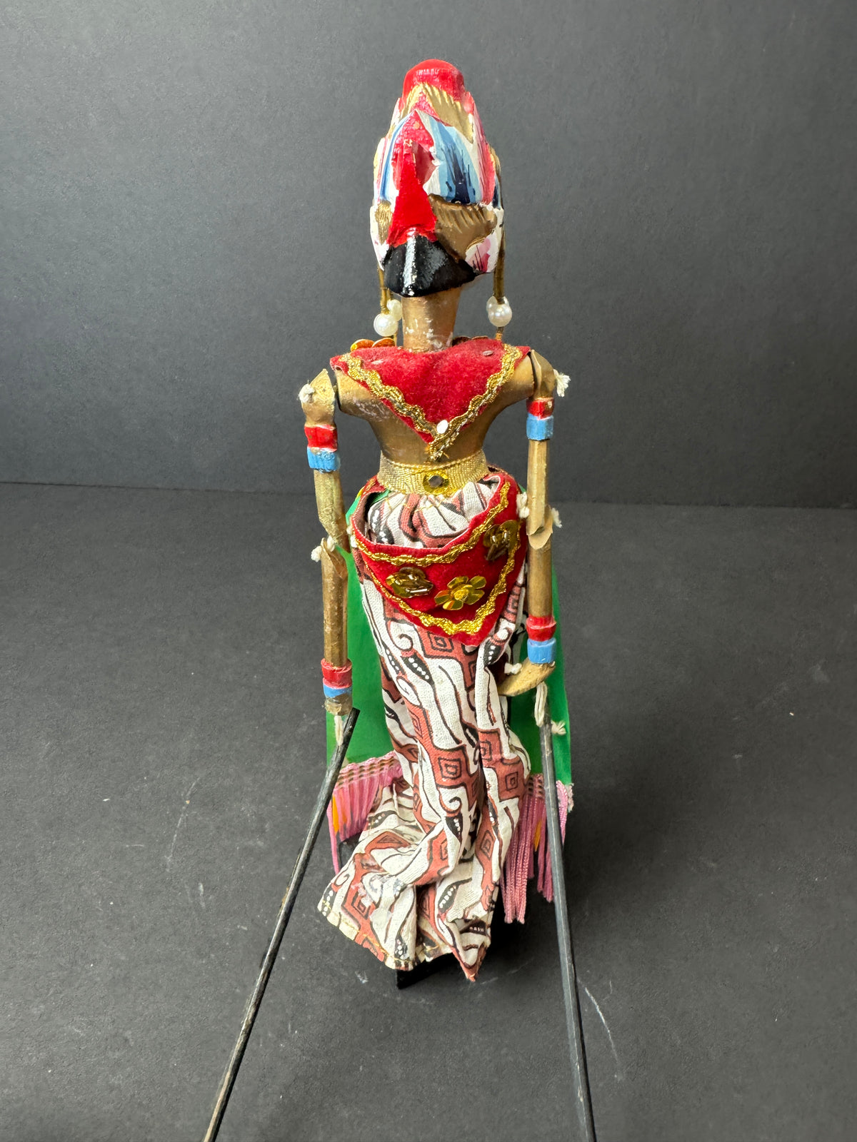 506 - Vintage Ukuran Shadow Puppet Hand painted, ground to head 10”
