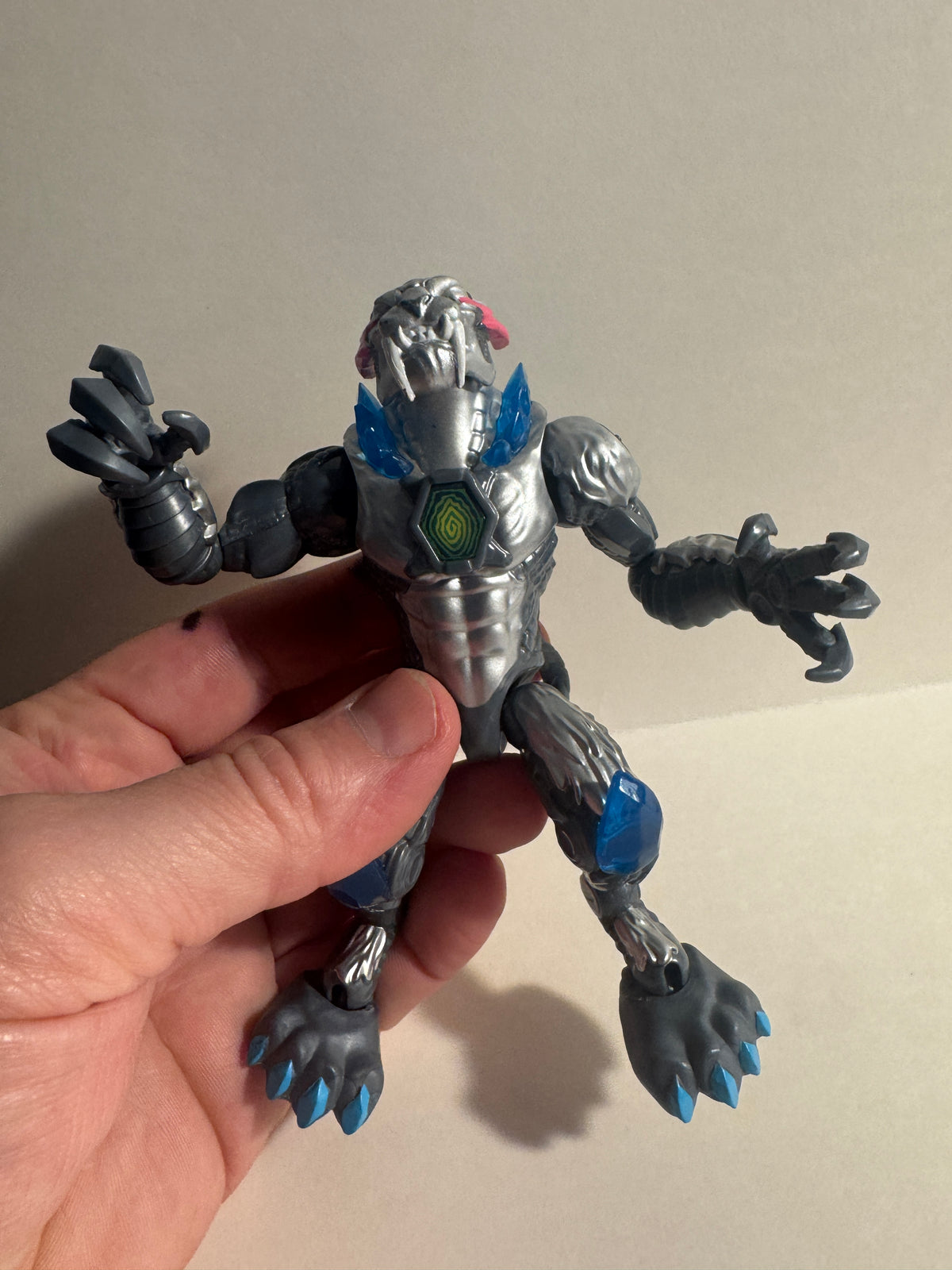 419 - MrBeast Lab Mutators Silver-Byte Panther Action Figure Moose Toys Silver Beast