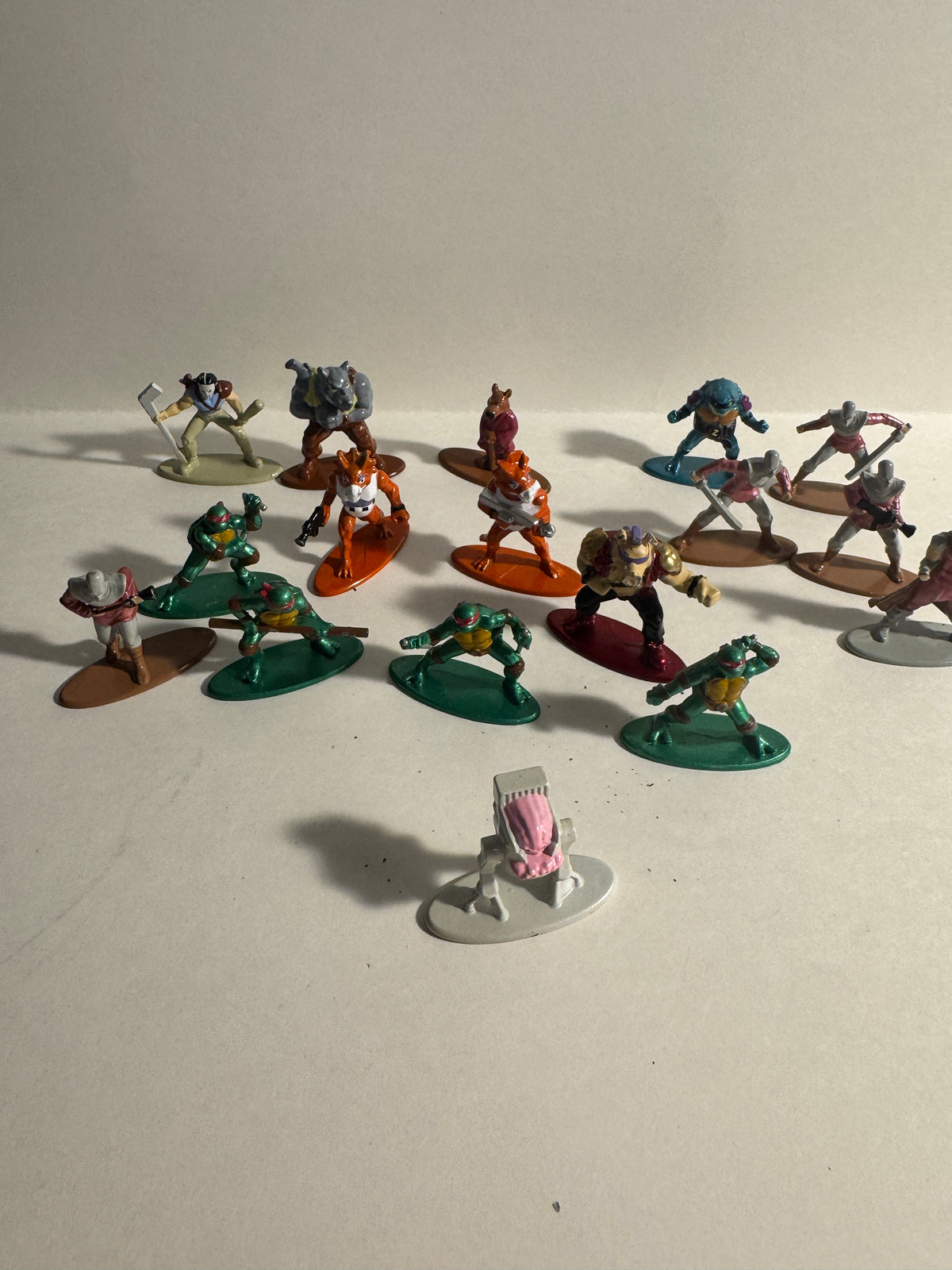492 - tmnt diecast figures teenage mutant ninja turtles random