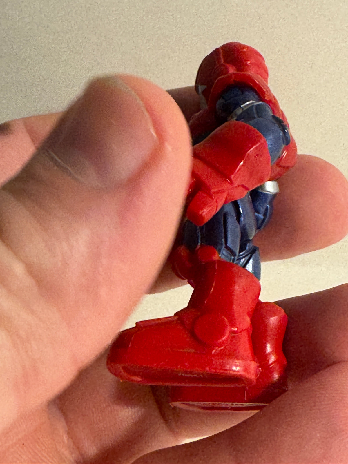 550 - Playskool Heroes Marvel Super Hero Adventures Blind Bag 2.5" Iron Man