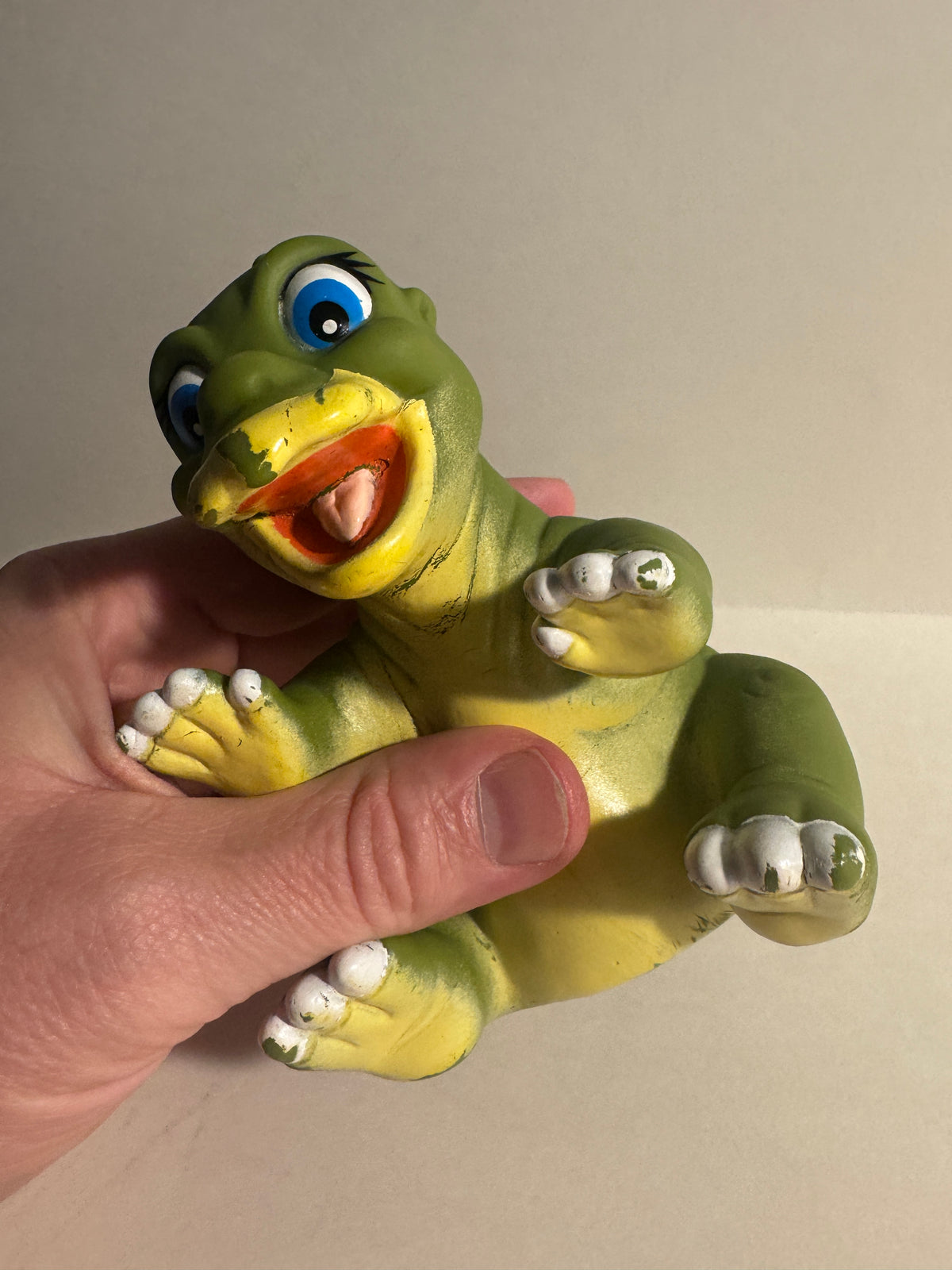 525 - Vintage Land Before Time Ducky Pizza Hut Hand Puppet