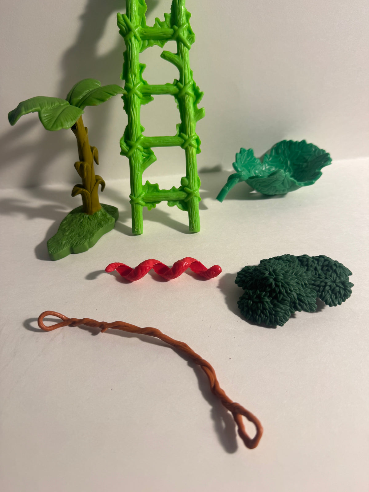 417 - accessory lot, fisher price ladder, chair rope and more