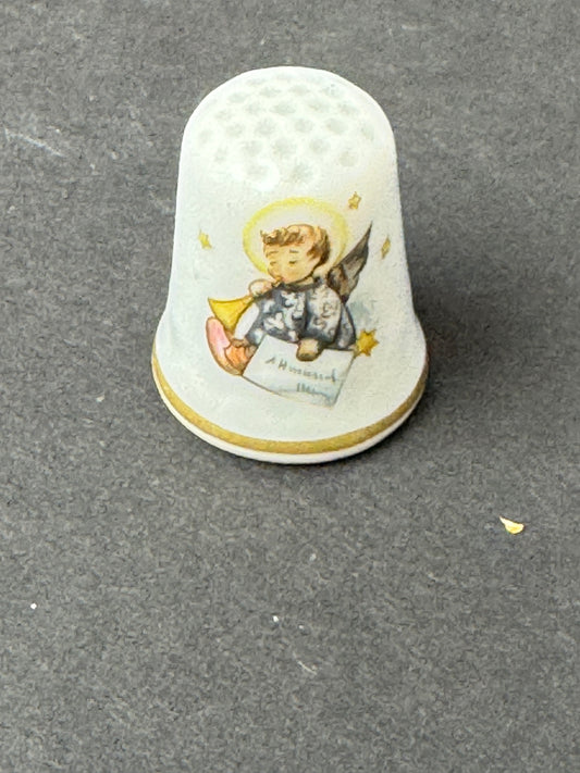 492 - Thimble Vintage "Angelic Messenger" Berta Hummel Schmid 1983 Christmas 1st edition