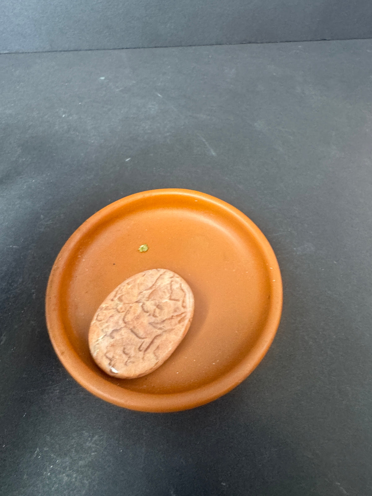 497 - Bundle Deal - Avon butterfly trinket dish, 2 small mugs, polished stone, ceramic spoon