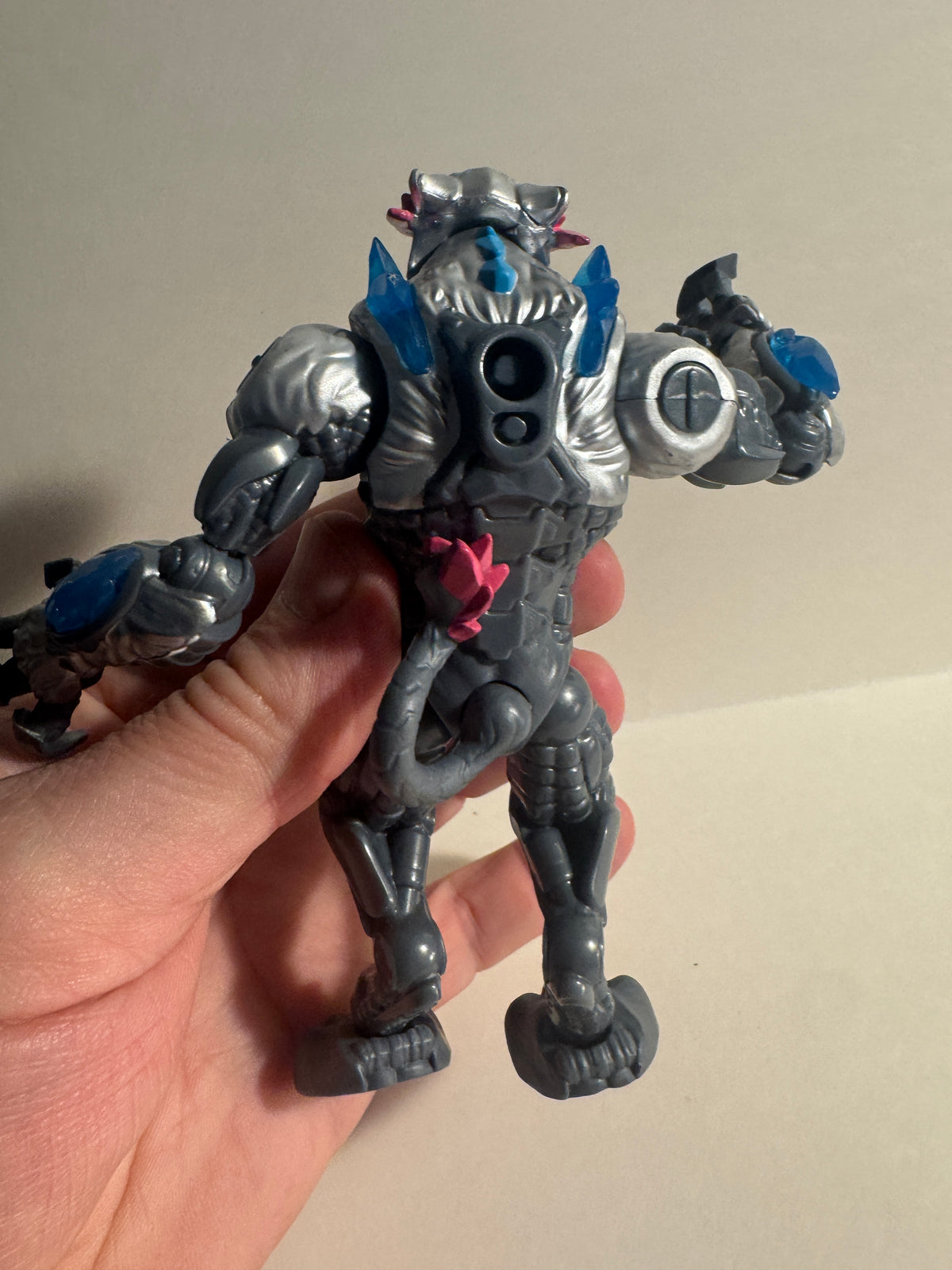 419 - MrBeast Lab Mutators Silver-Byte Panther Action Figure Moose Toys Silver Beast