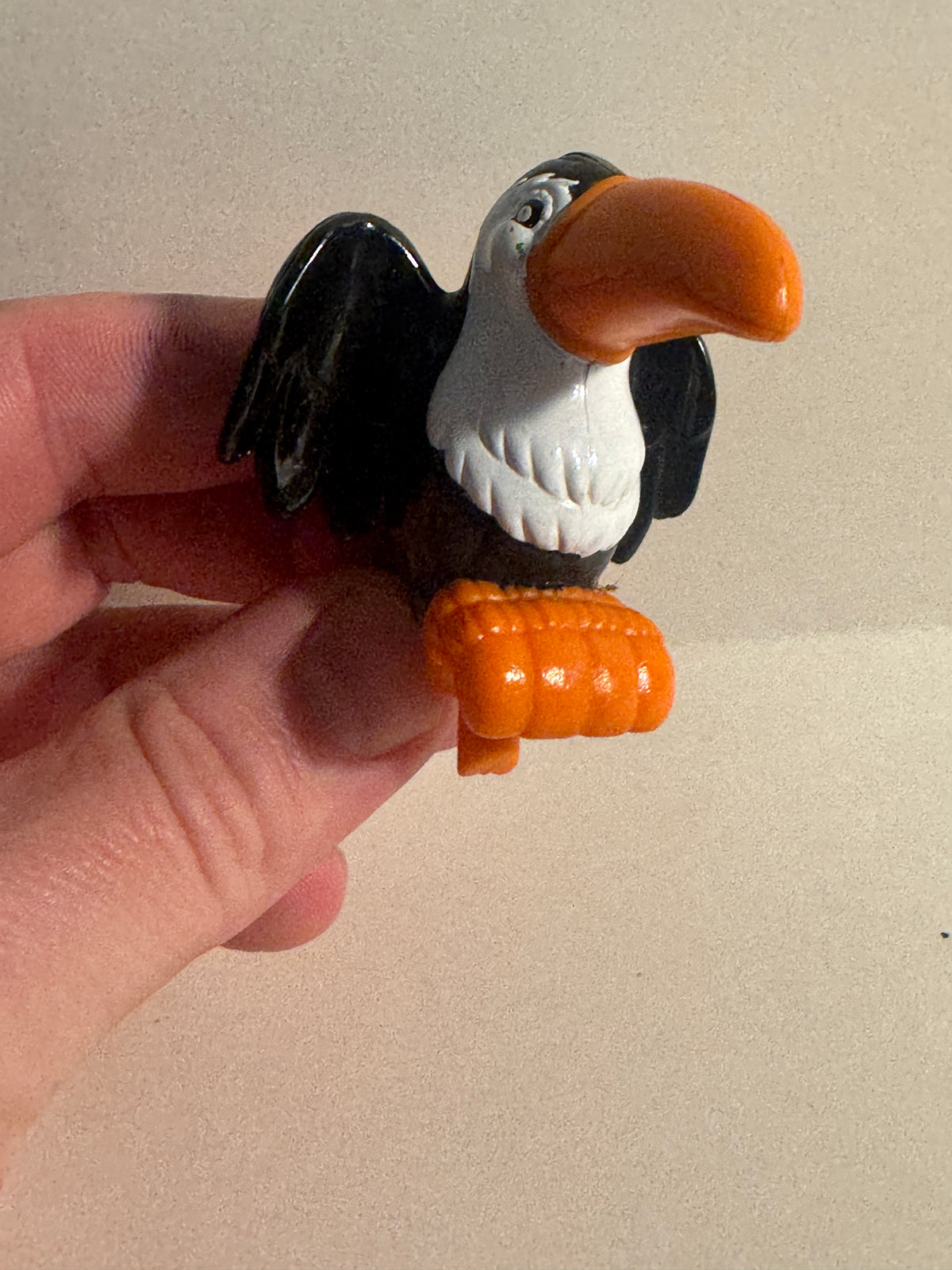 328 - Vintage 1998 Fisher Price Inc Little Tikes Pet Bird Toucan Doll House Zoo Figure