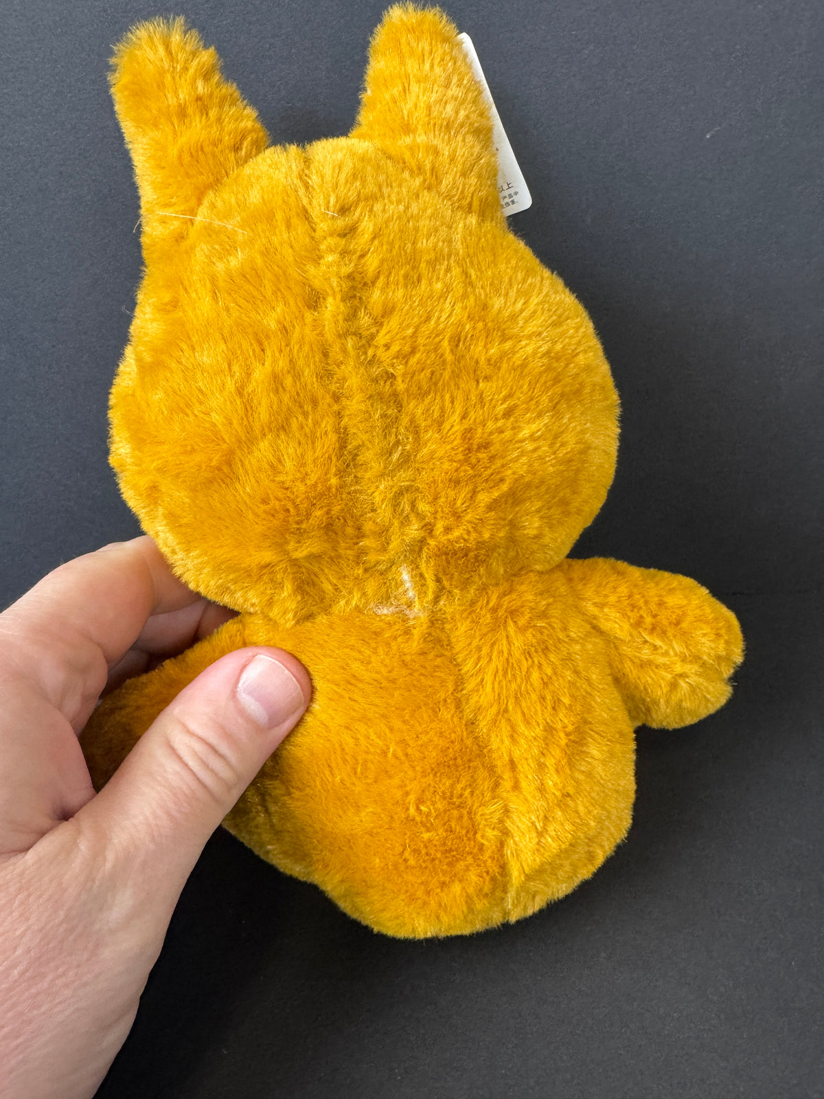566 - generic labubu looking plush, tag is in Chinese