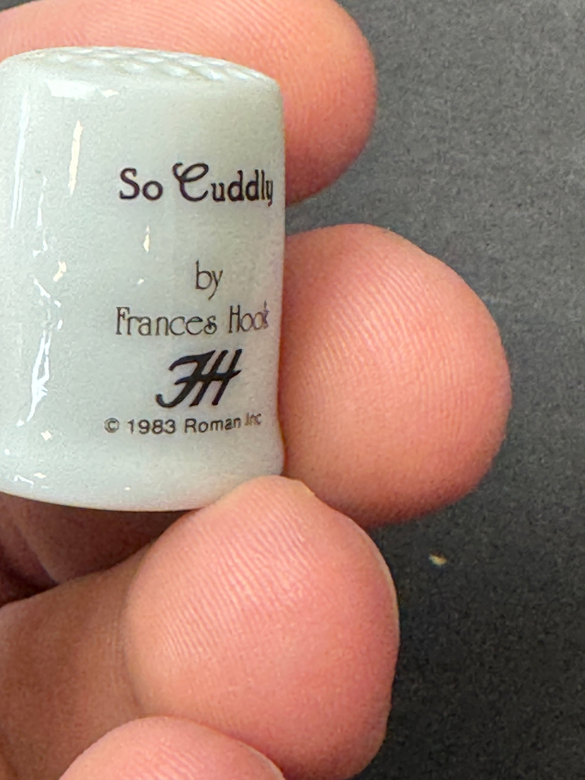 490 - So Cuddly Thimble Vintage Souvenir Collectible 1983