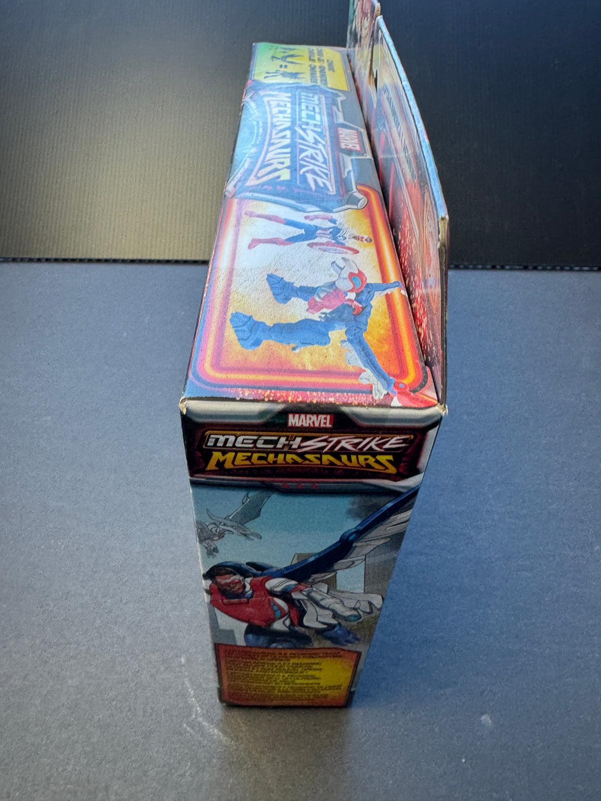Hasbro Marvel Mech Strike Mechasaurs Captain America & Redwing