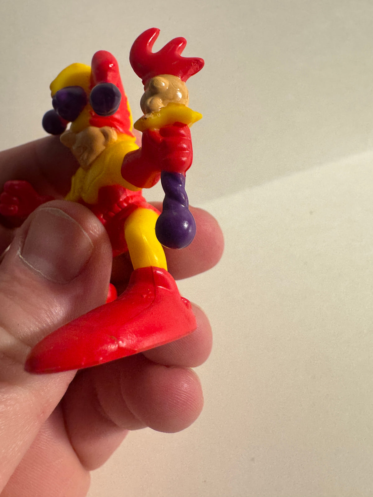 515 - 1999 Fisher Price Great Adventures Magic Castle Court Jester Figure Yellow Red