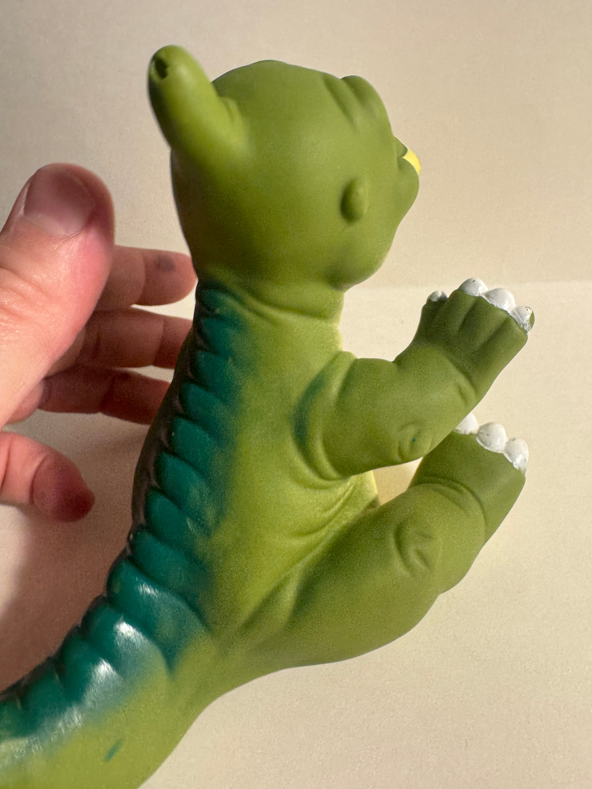 525 - Vintage Land Before Time Ducky Pizza Hut Hand Puppet
