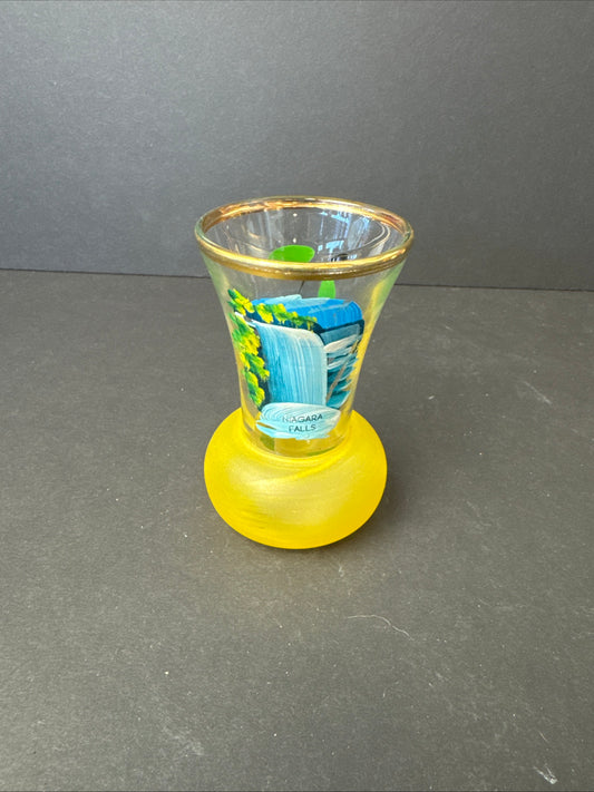 431 - niagara Falls souvenir painted glass/vase super cute