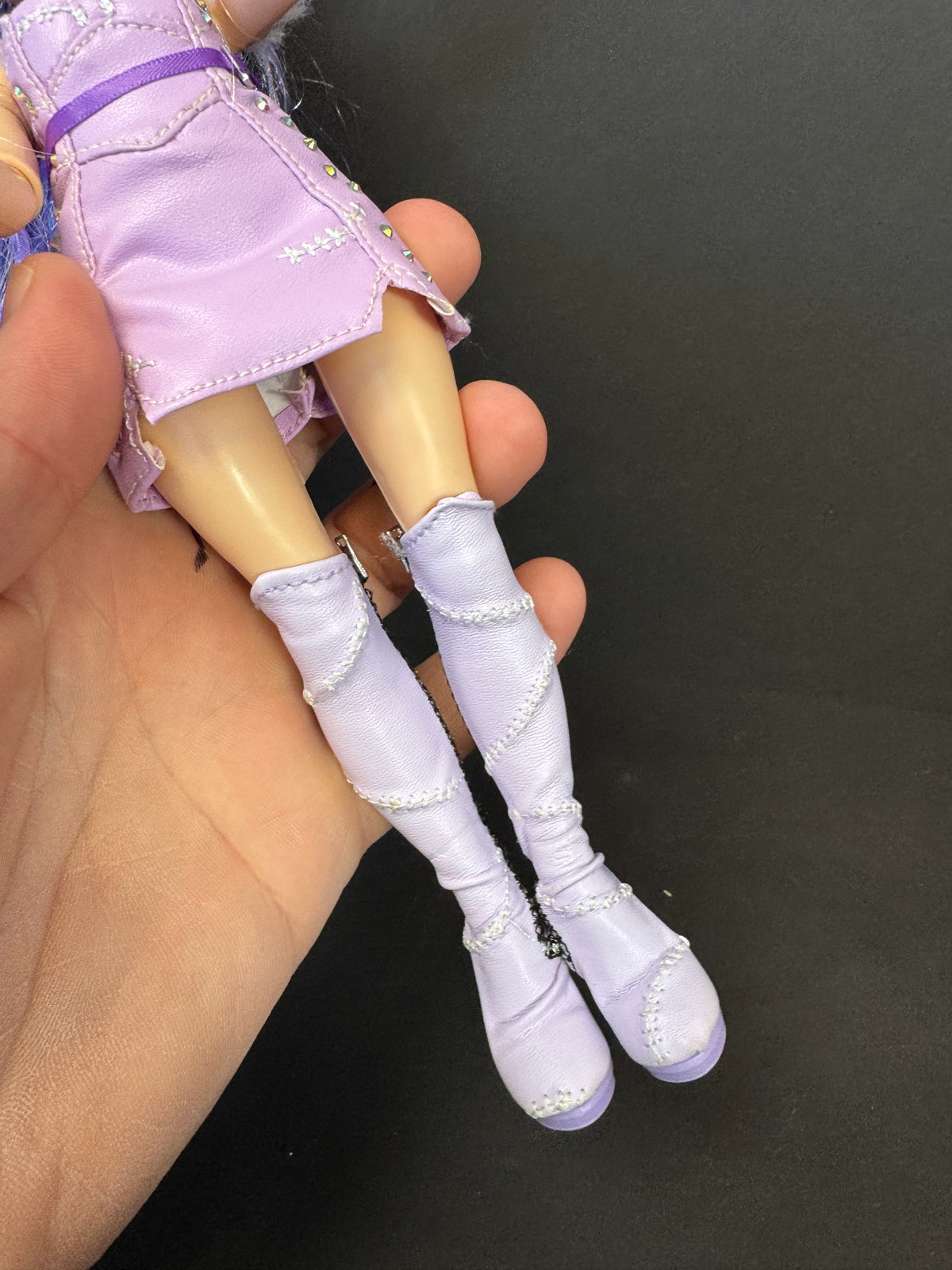 604 - RAINBOW HIGH RAINBOW VISION COSTUME BALL VIOLET WILLOW PURPLE DOLL