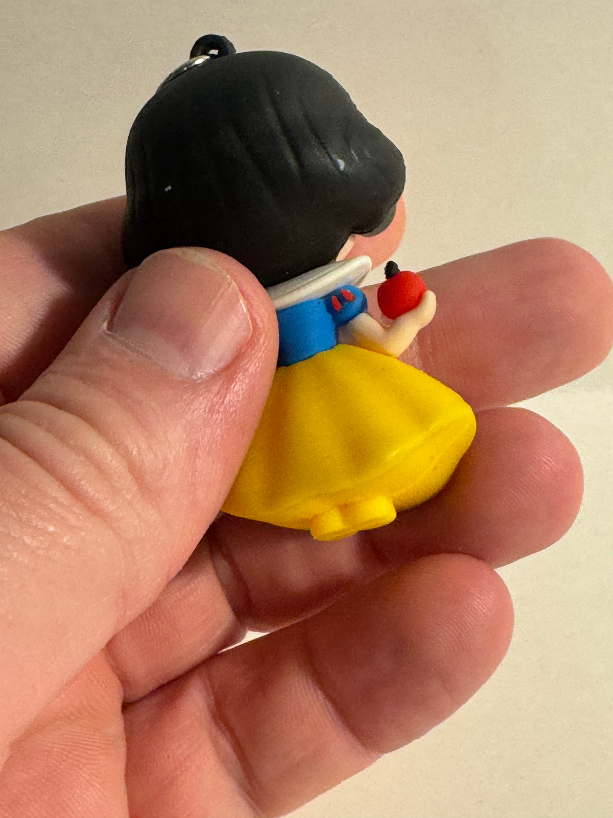 498 - Disney Snow White Cute 4.5” Vinyl - Full Figure - Keychain Charm