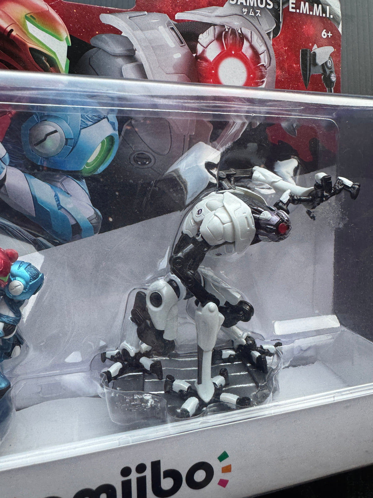 Nintendo amiibo Metroid Dread Samus E.M.M.I.