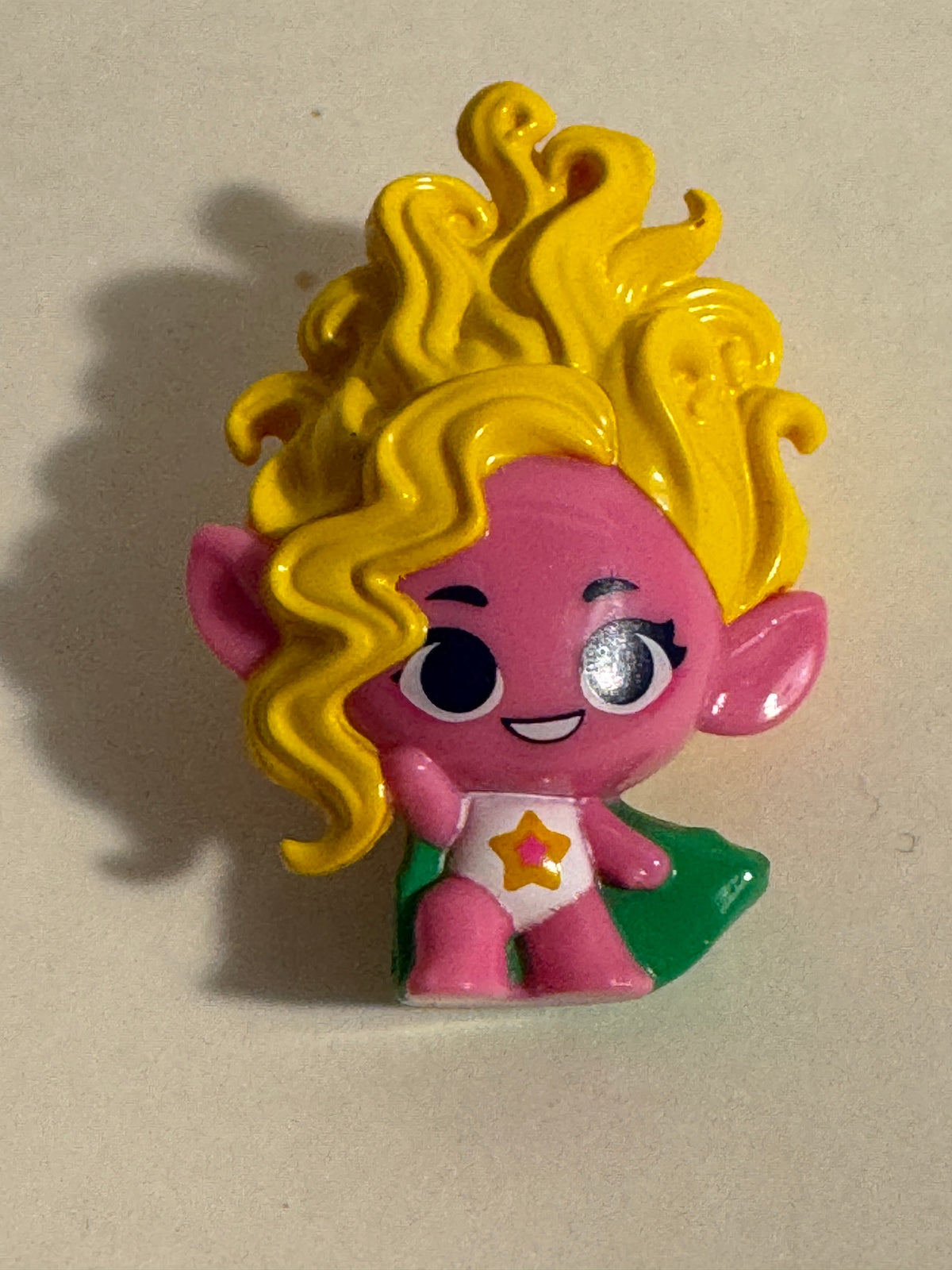 540 - Trolls Band Together Mineez Series 1 Viva-01 Figure